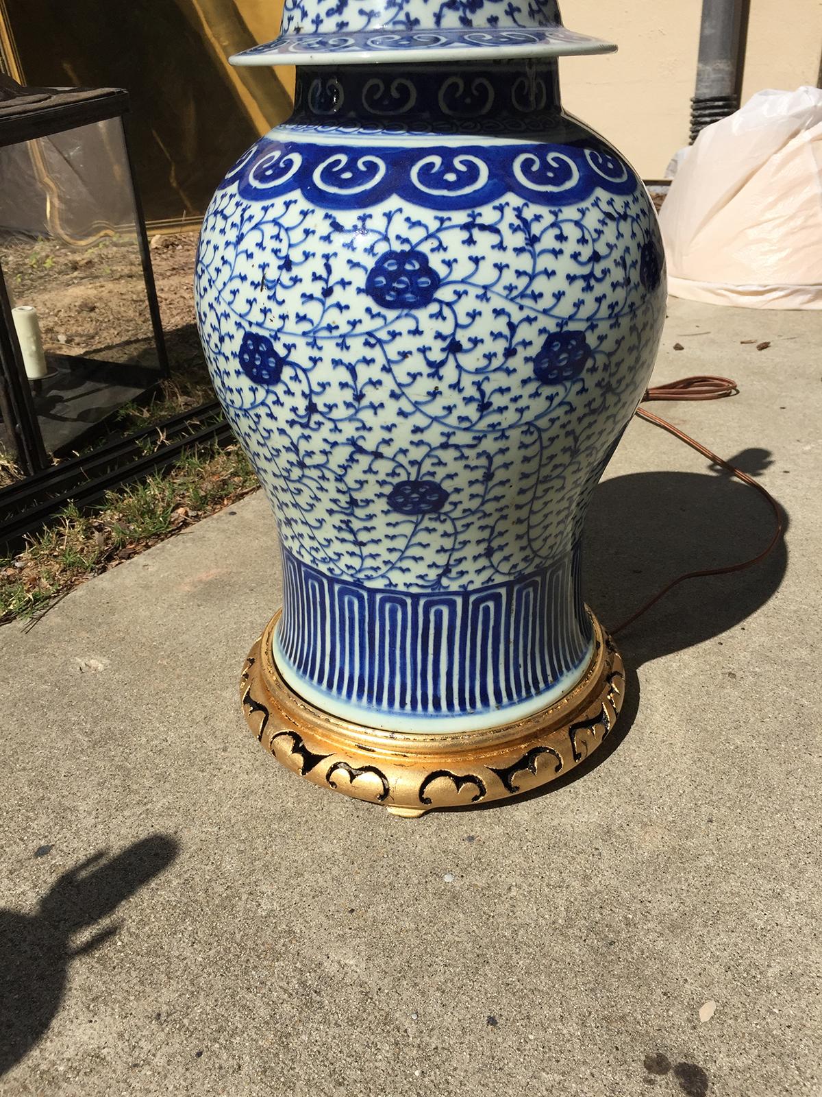 Late 19th Century Chinese Blue & White Porcelain Lidded Ginger Jar as Lamp In Good Condition In Atlanta, GA