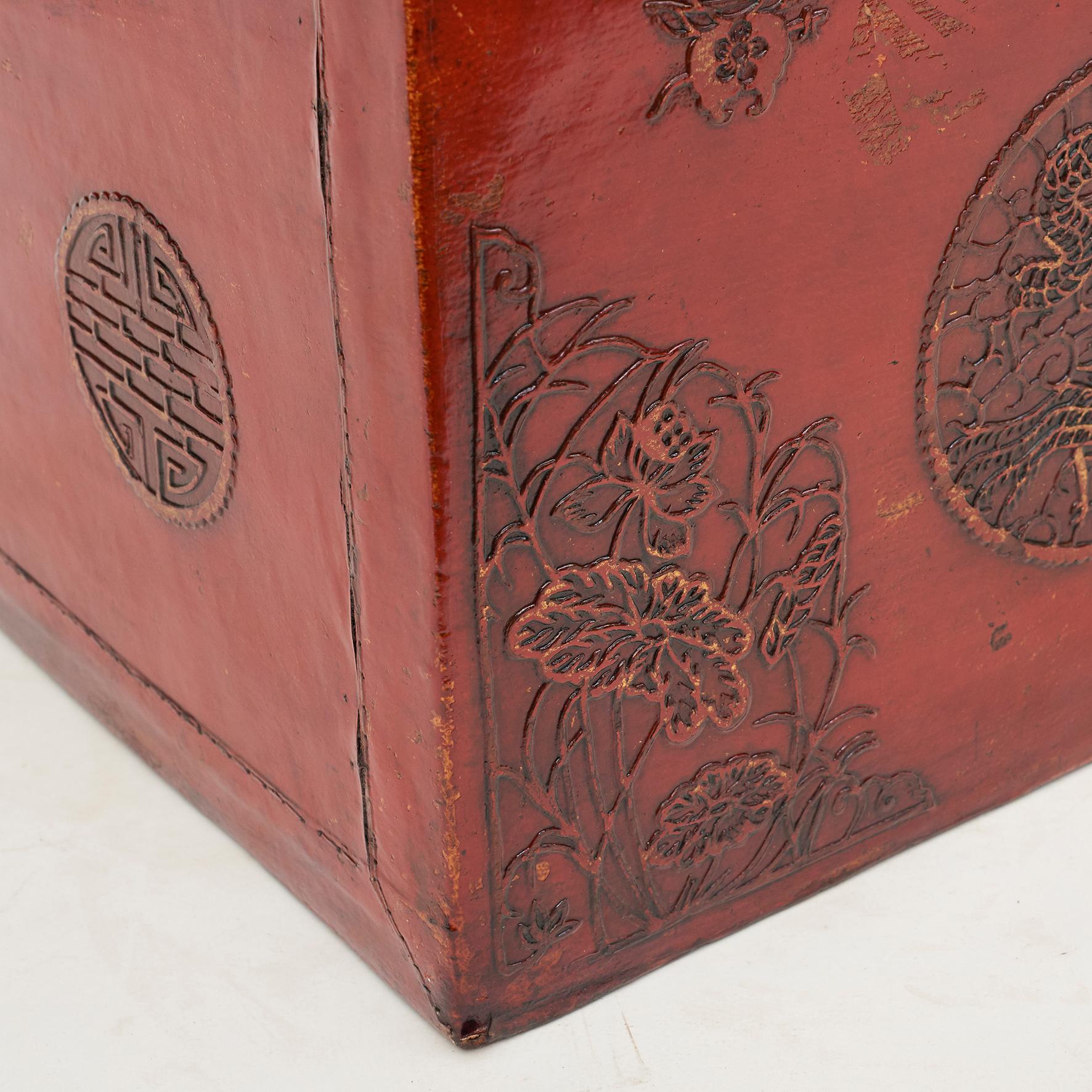 Late 19th Century Chinese Camphor Wood Blanket Chest 4