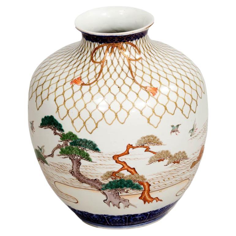 Chinesische Keramikvase des späten 19. Jahrhunderts im japanischen Stil im Angebot