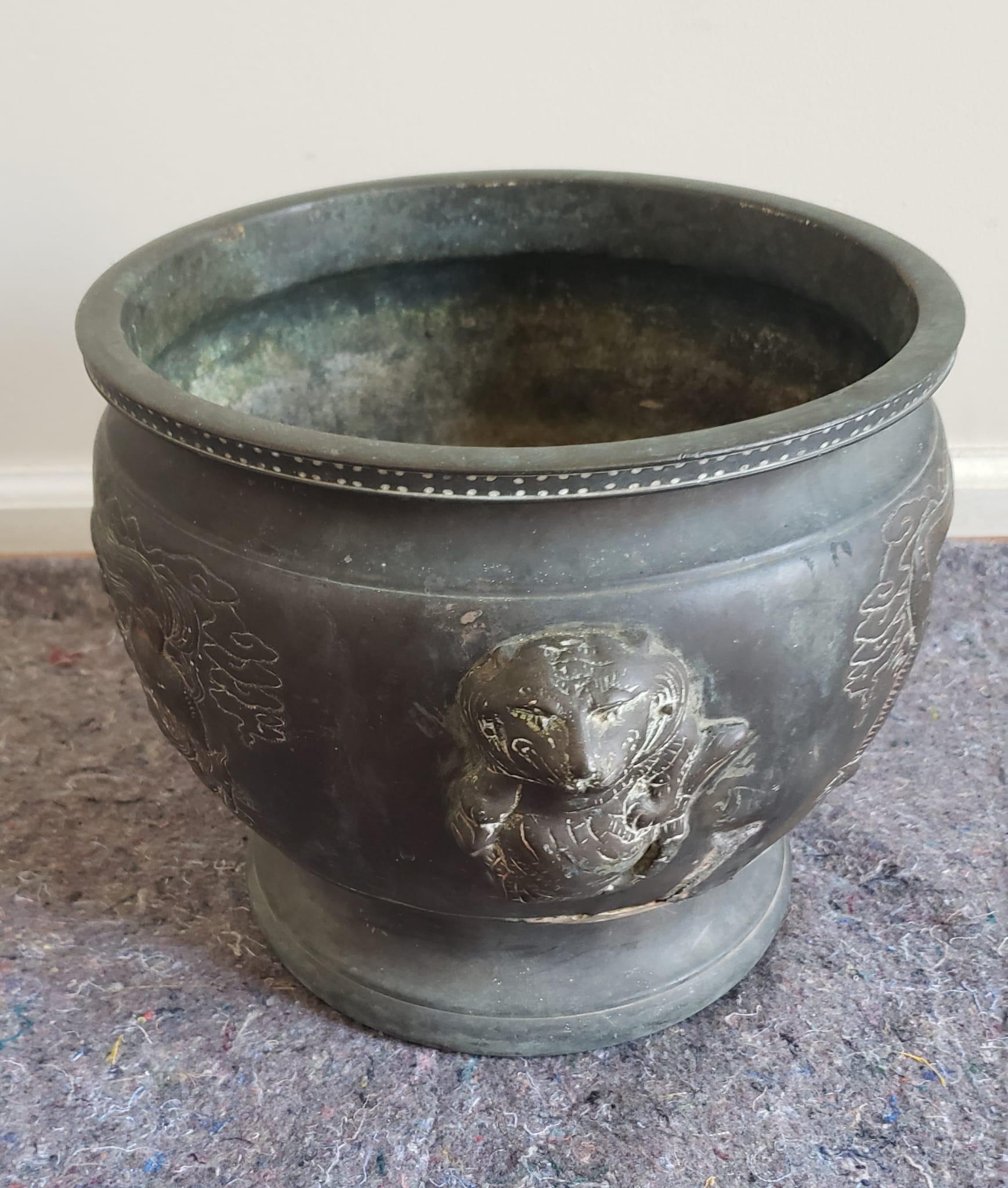 Late 19th Century Chinese Etched Brass Jardiniere with Lion Heads For Sale 3