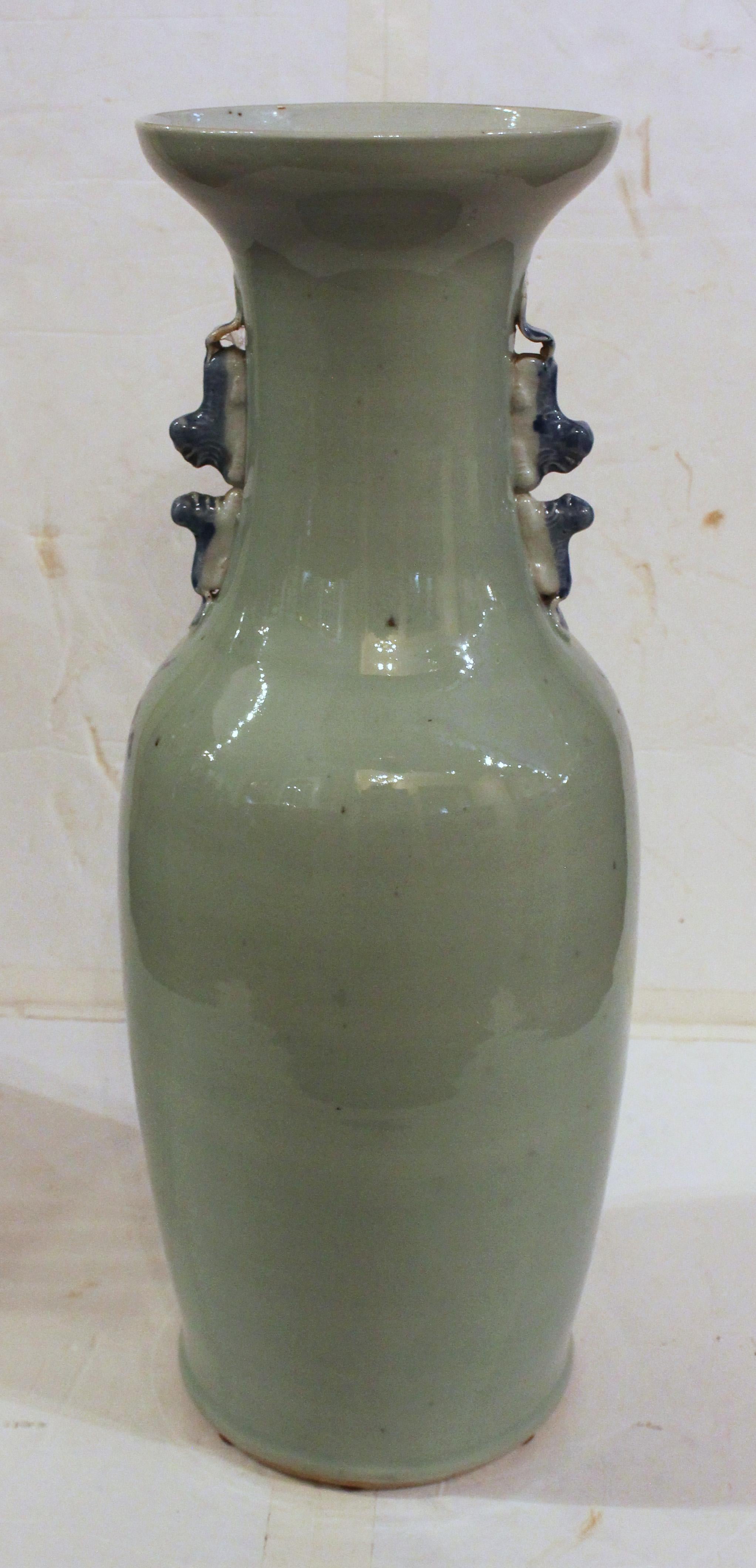 Esportazione cinese Late 19th Century Chinese Export Celadon Ground Porcelain Vase in vendita
