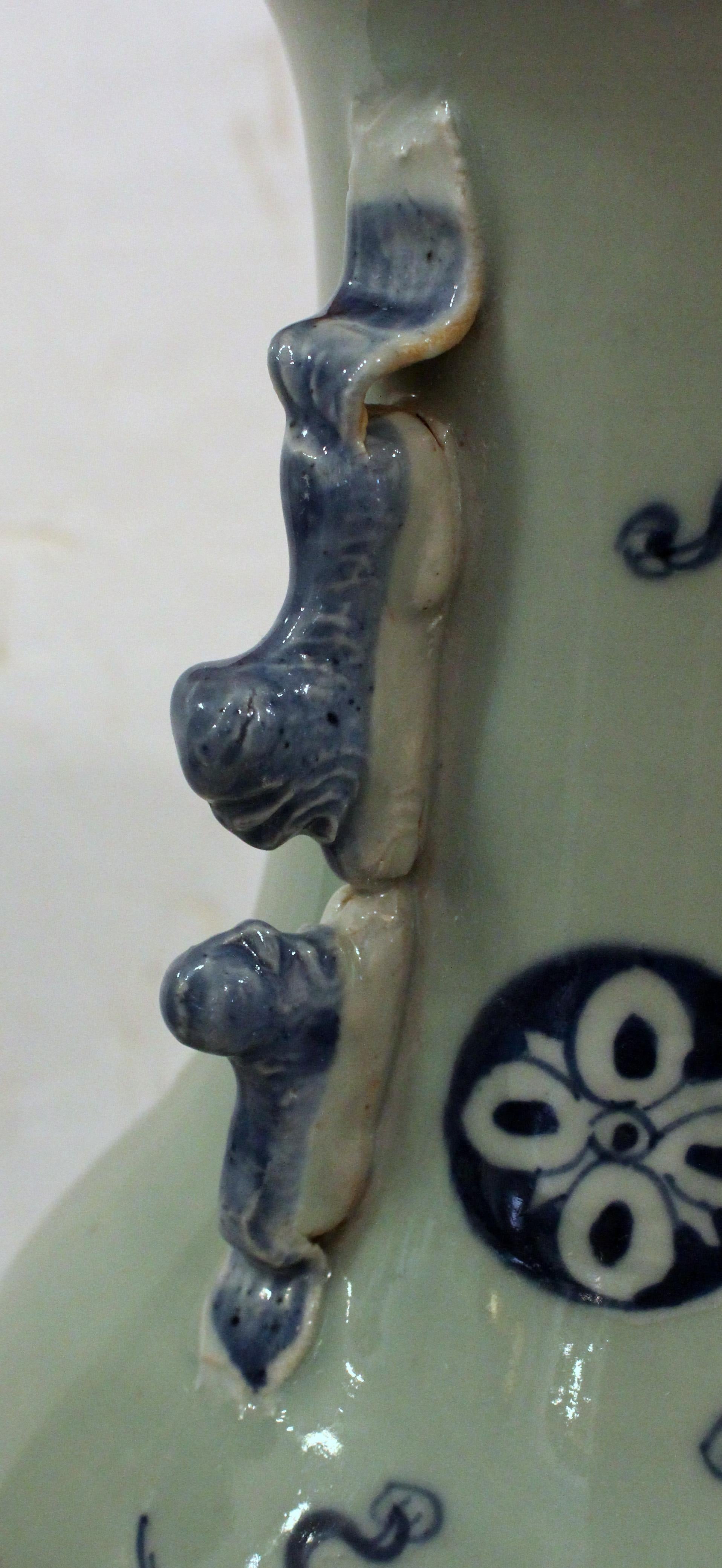 Cinese Late 19th Century Chinese Export Celadon Ground Porcelain Vase in vendita
