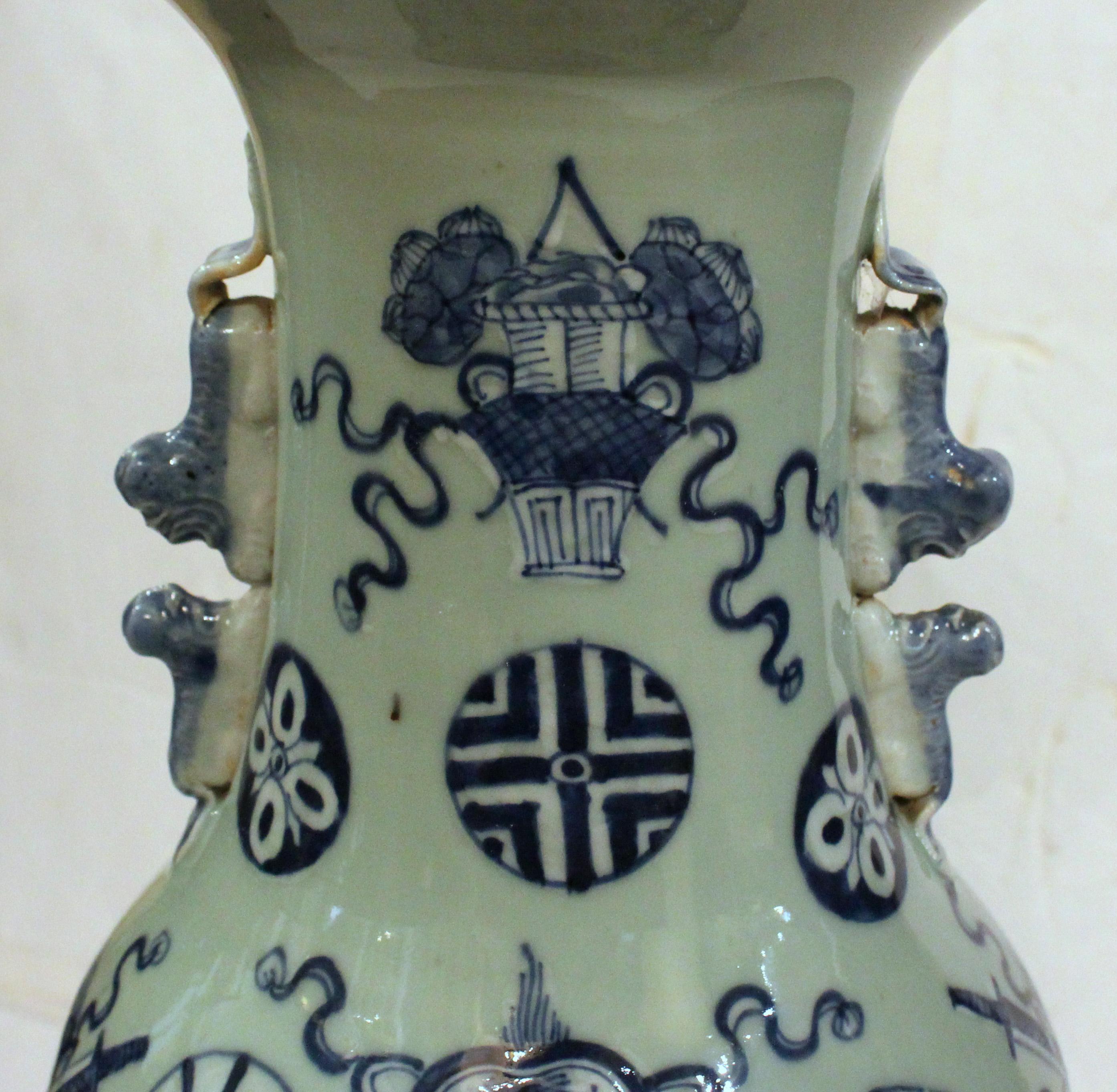 Porcellana Late 19th Century Chinese Export Celadon Ground Porcelain Vase in vendita