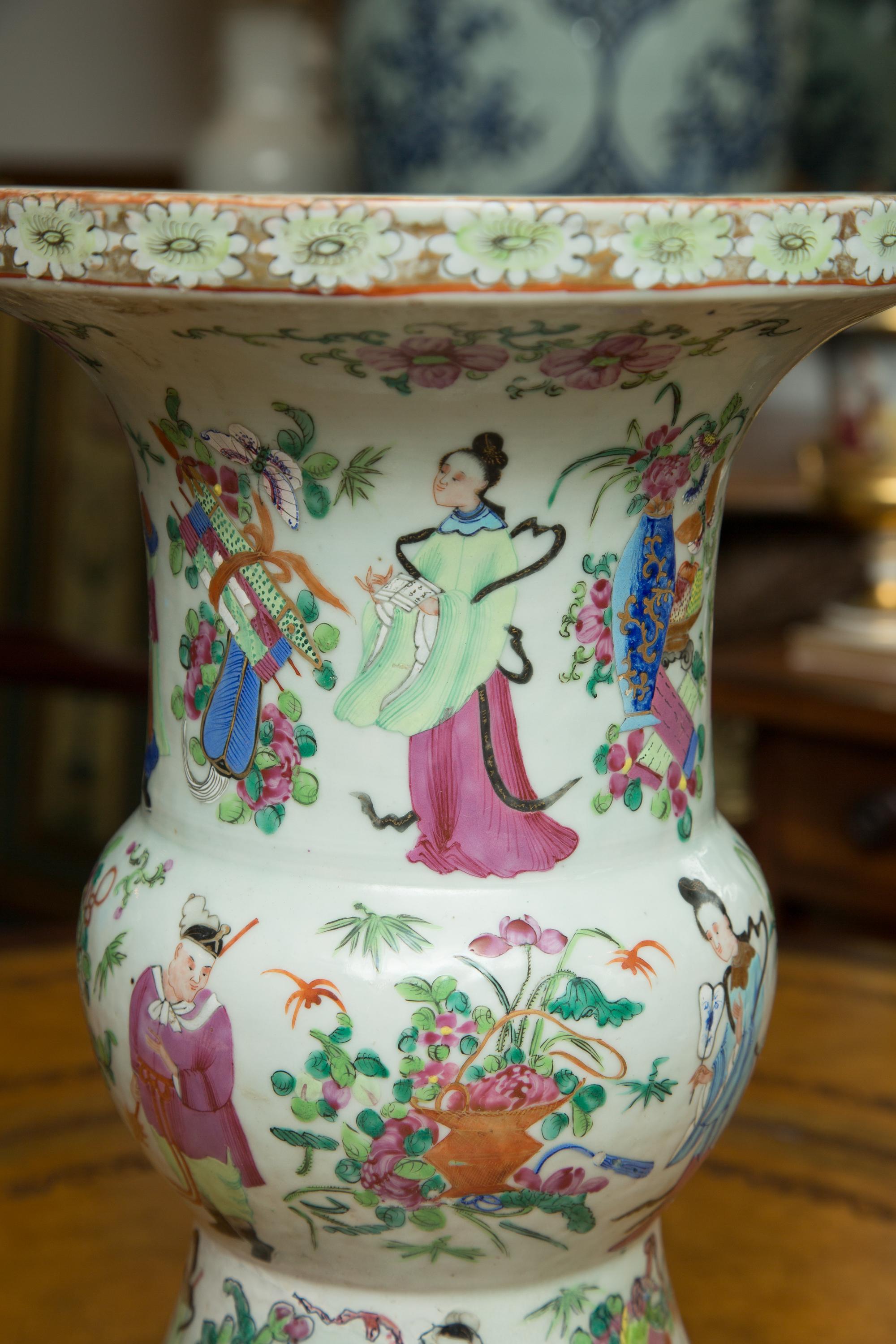 Late 19th Century Chinese Export Rose Famille Vase In Good Condition In WEST PALM BEACH, FL