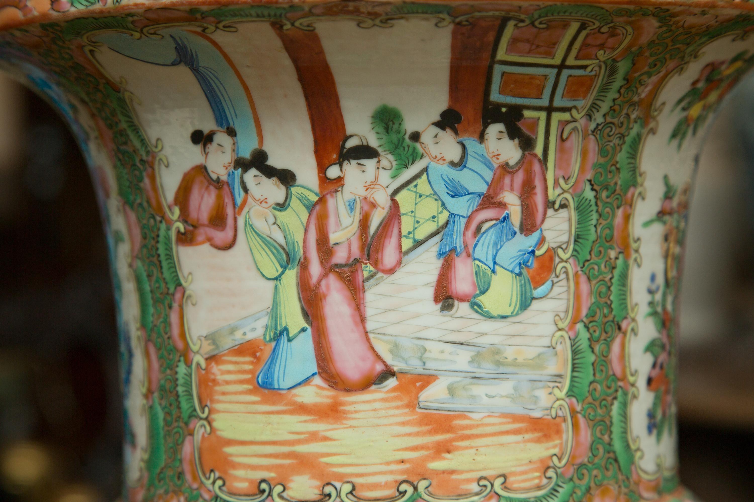 Hand-Painted Late 19th Century Chinese Export Urn