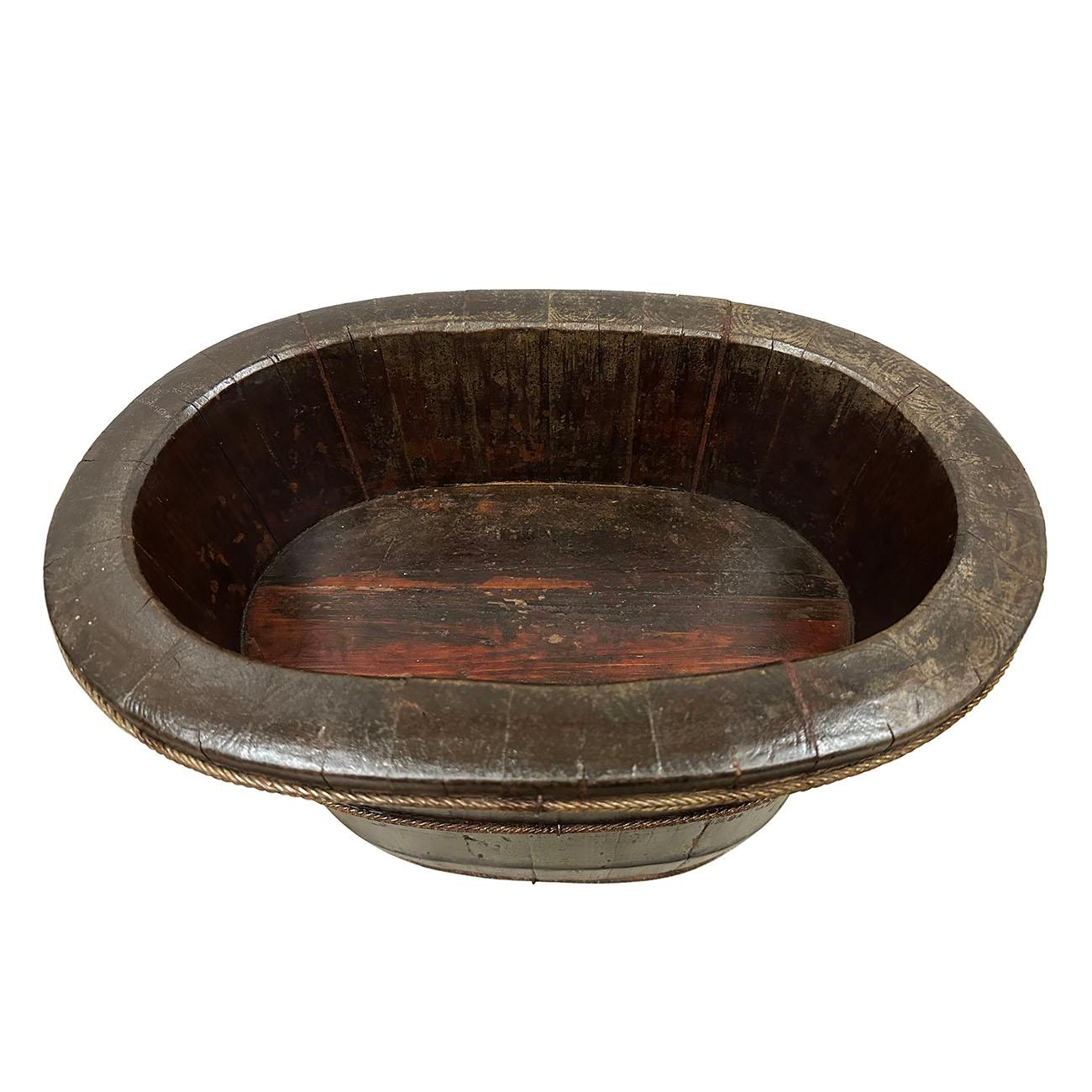 Late 19th Century Chinese Hand Made Wooden Wash/Laundry Basin For Sale 1