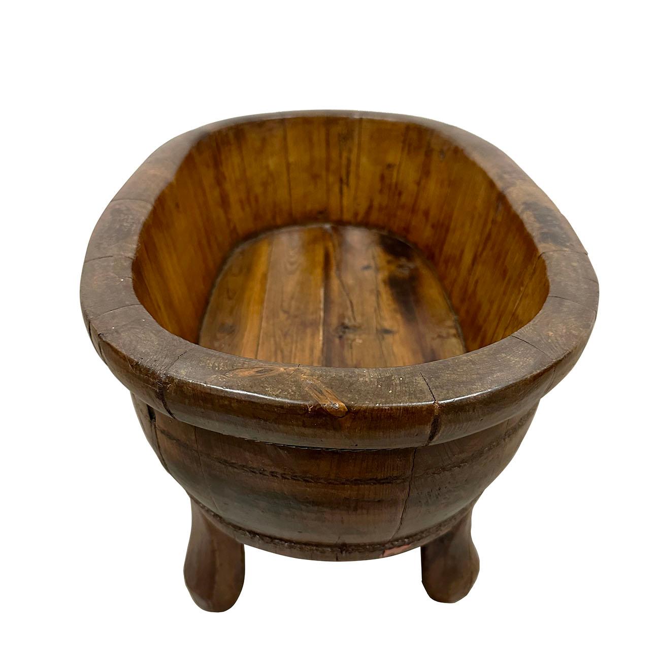 Late 19th Century Chinese Hand Made Wooden Wash/Laundry Basin For Sale 2