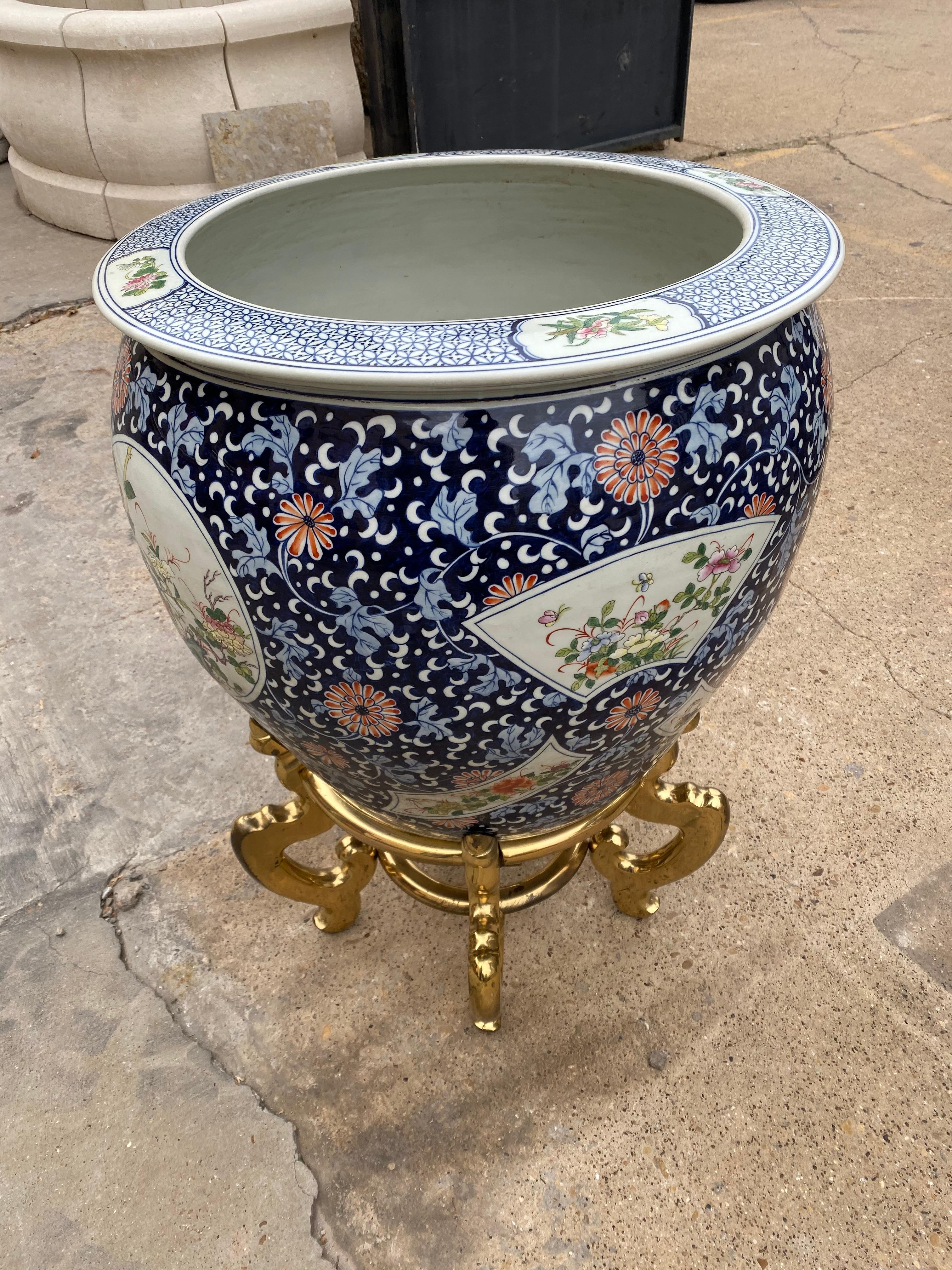 Late 19th Century Chinese Hand Painted Fish Bowl In Good Condition In Dallas, TX