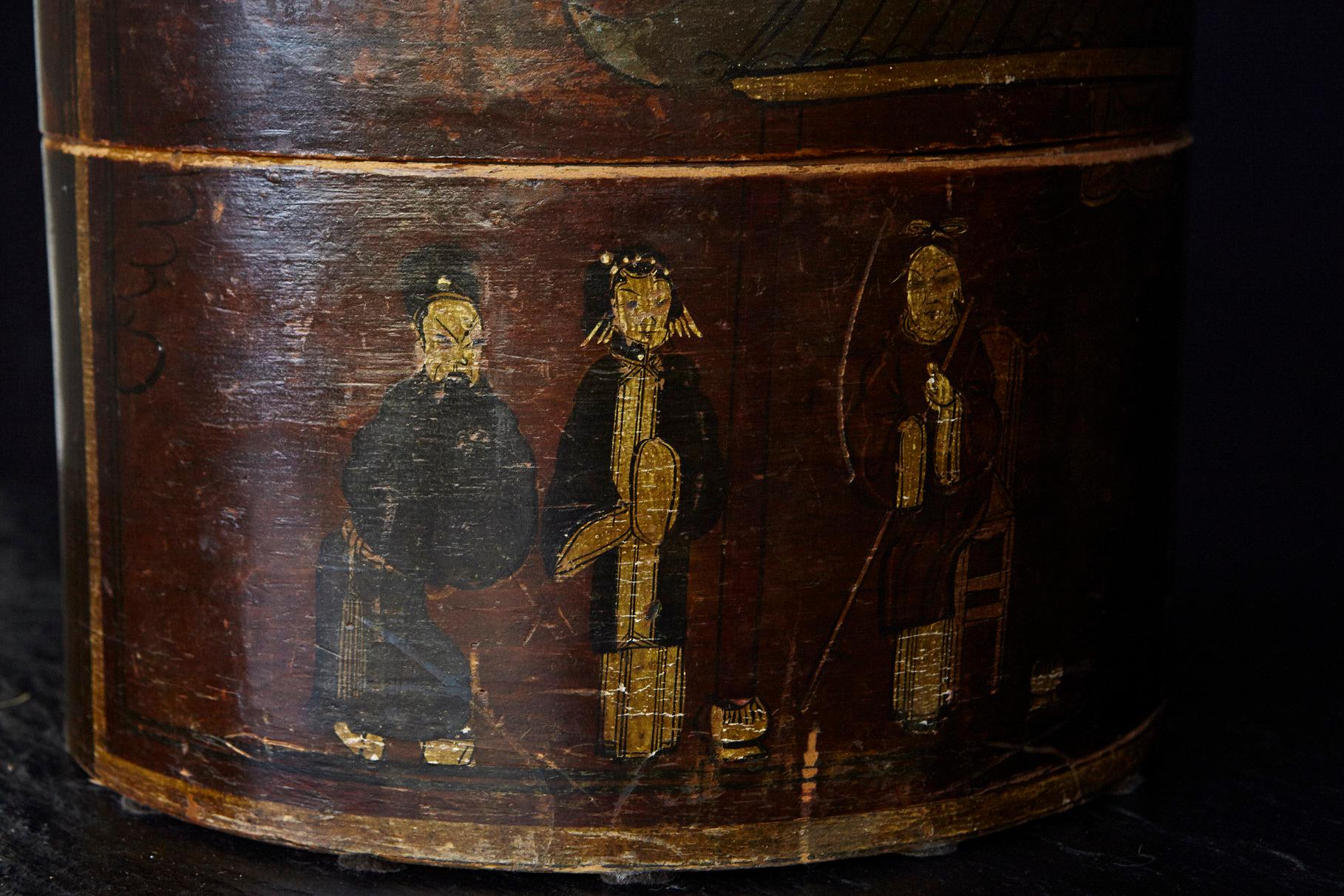 Late 19th Century Chinese Hand-Painted Round Wooden Hat Box 6