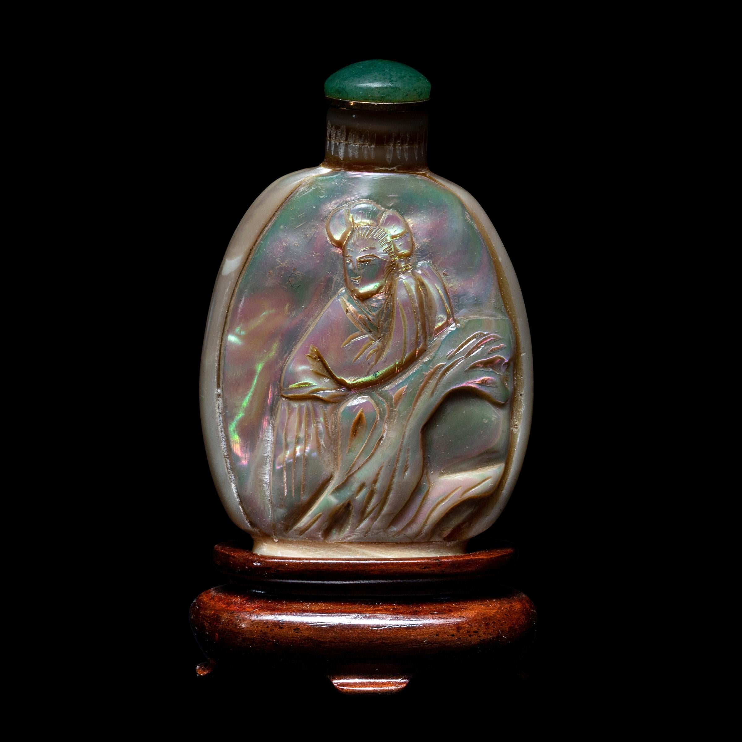 Botellas de rapé chinas de nácar de finales del siglo XIX Qing en venta