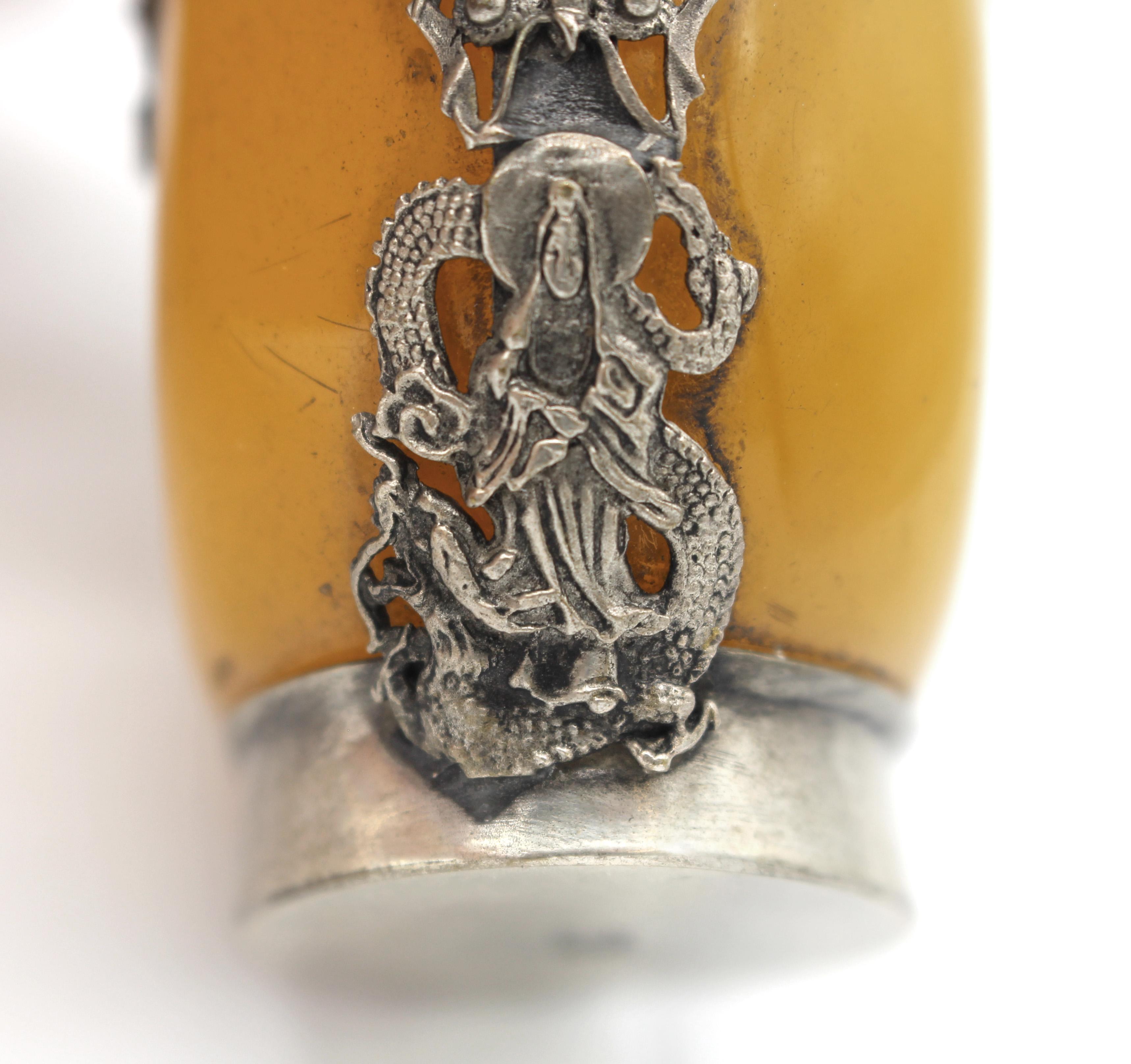 Late 19th Century Chinese or Tibetan Beeswax Snuff Bottle In Good Condition In Chapel Hill, NC