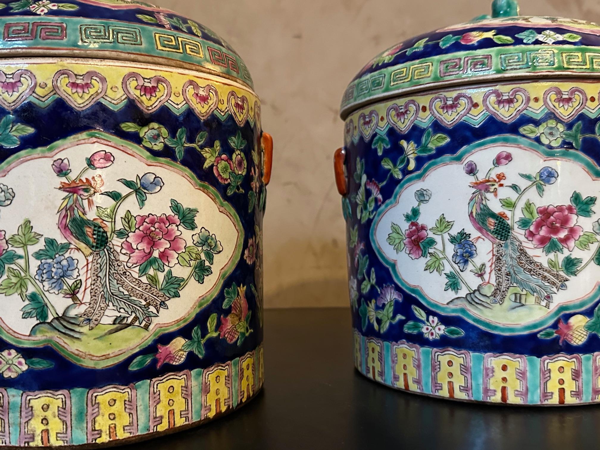 Late 19th century Chinese Pair of Ceramic Ginger pots, 1890s For Sale 1