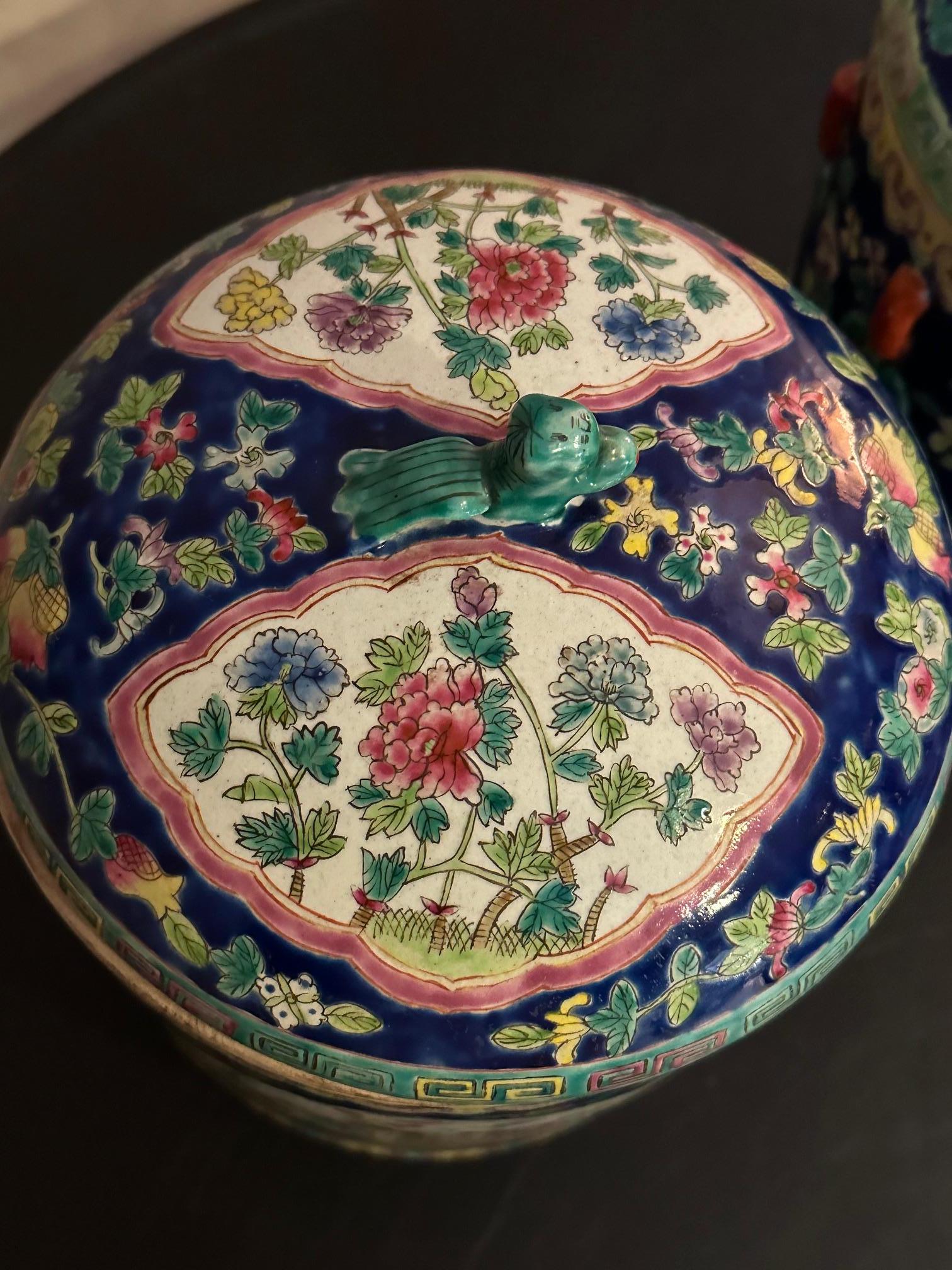 Paar chinesische Ingwertöpfe aus Keramik des späten 19. Jahrhunderts, 1890er Jahre im Angebot 4