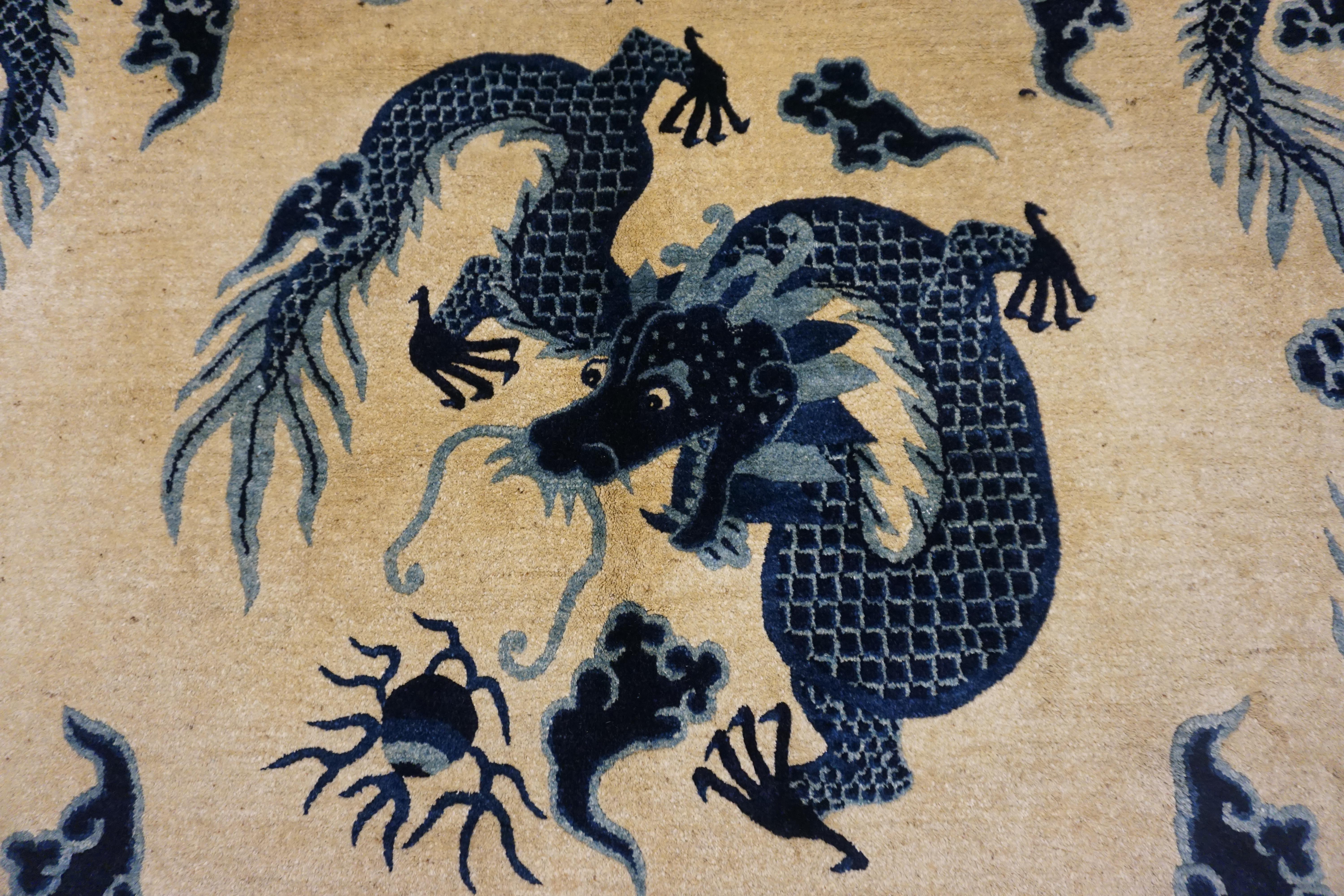 Chinesischer Drachenteppich aus dem späten 19. Jahrhundert (264 cm x 325 cm) im Angebot 2