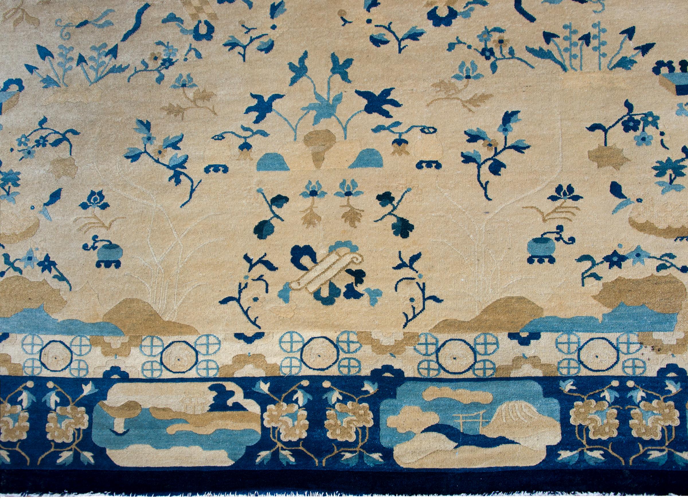 Late 19th Century Chinese Peking Rug In Good Condition For Sale In Chicago, IL