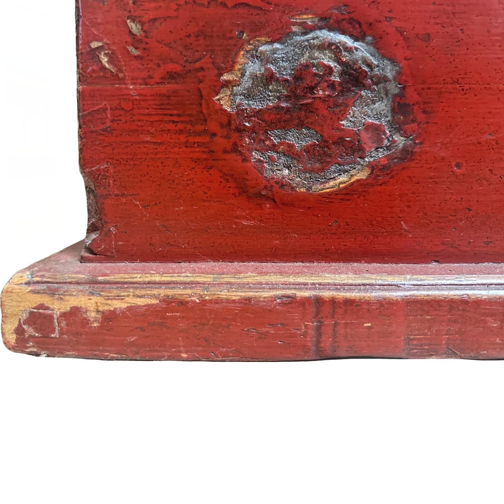Late 19th Century Chinese Red Lacquer Blanket Chest For Sale 6