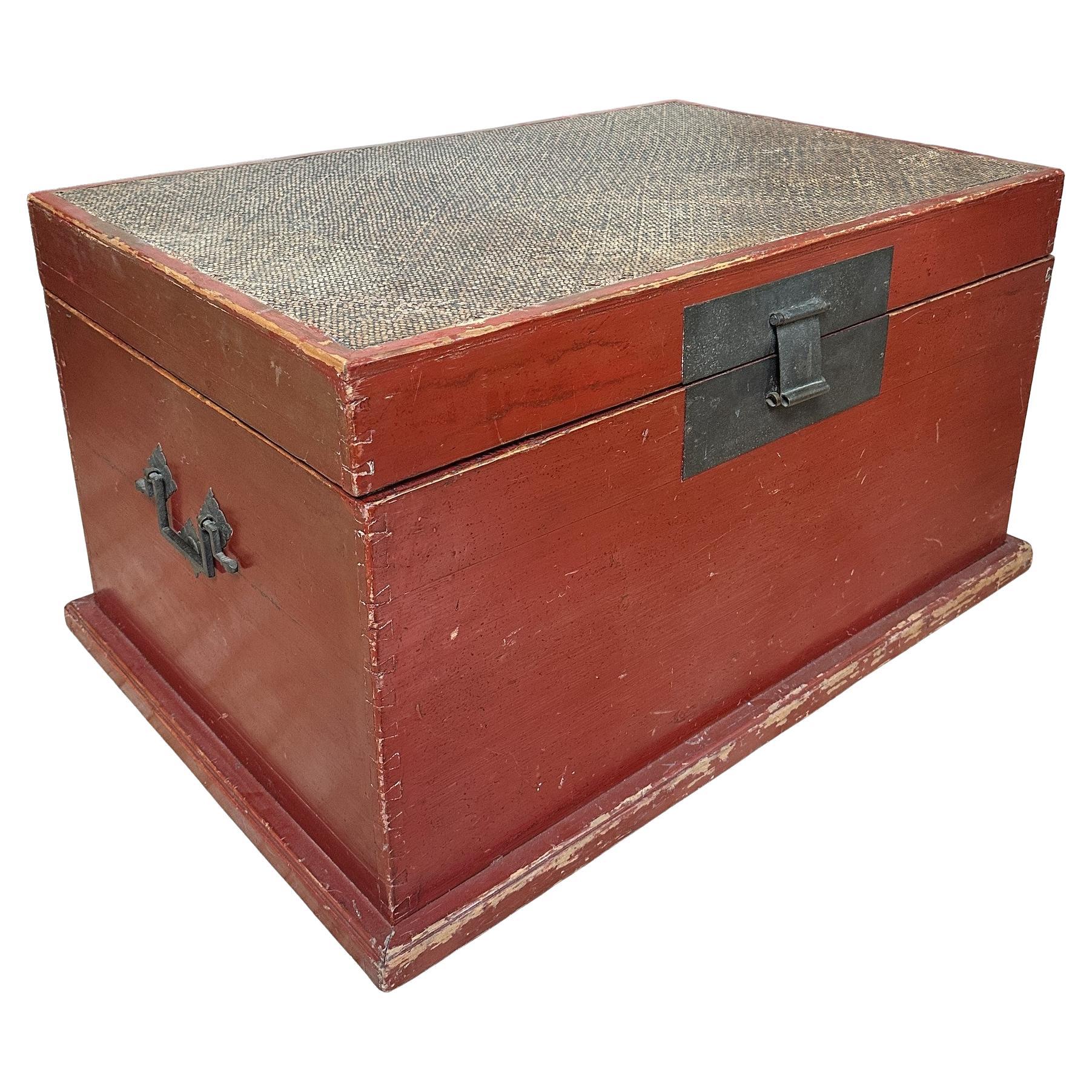 Late 19th Century Chinese Red Lacquer Blanket Chest For Sale