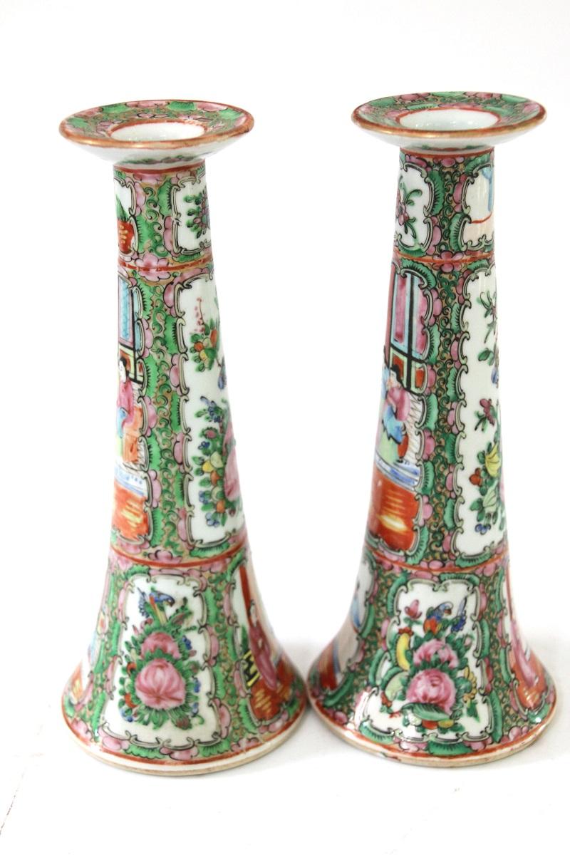 Late 19th Century Chinese Rose Medallion Near-Pair of Candlesticks In Excellent Condition In Woodbury, CT