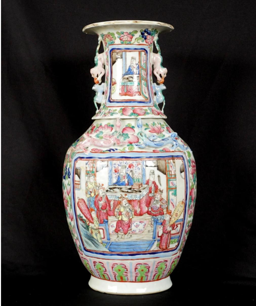 Late 19th Century Chinese Rose Medallion Vase For Sale 15