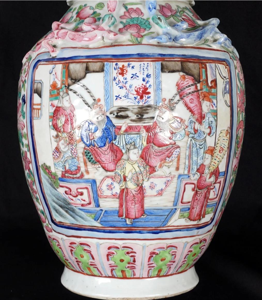 Late 19th Century Chinese Rose Medallion Vase For Sale 4