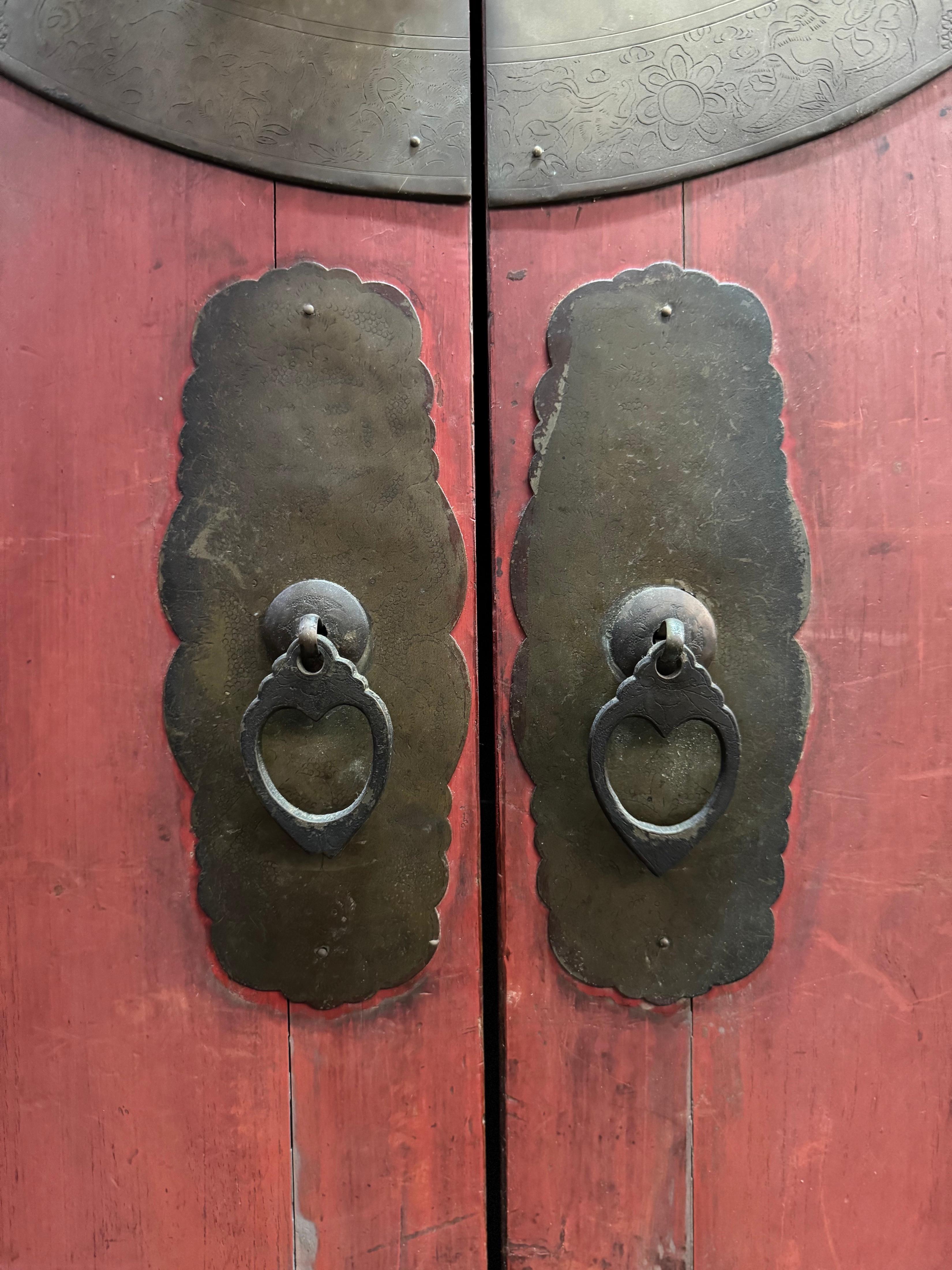 Late 19th Century Chinese Wedding Cabinet For Sale 1