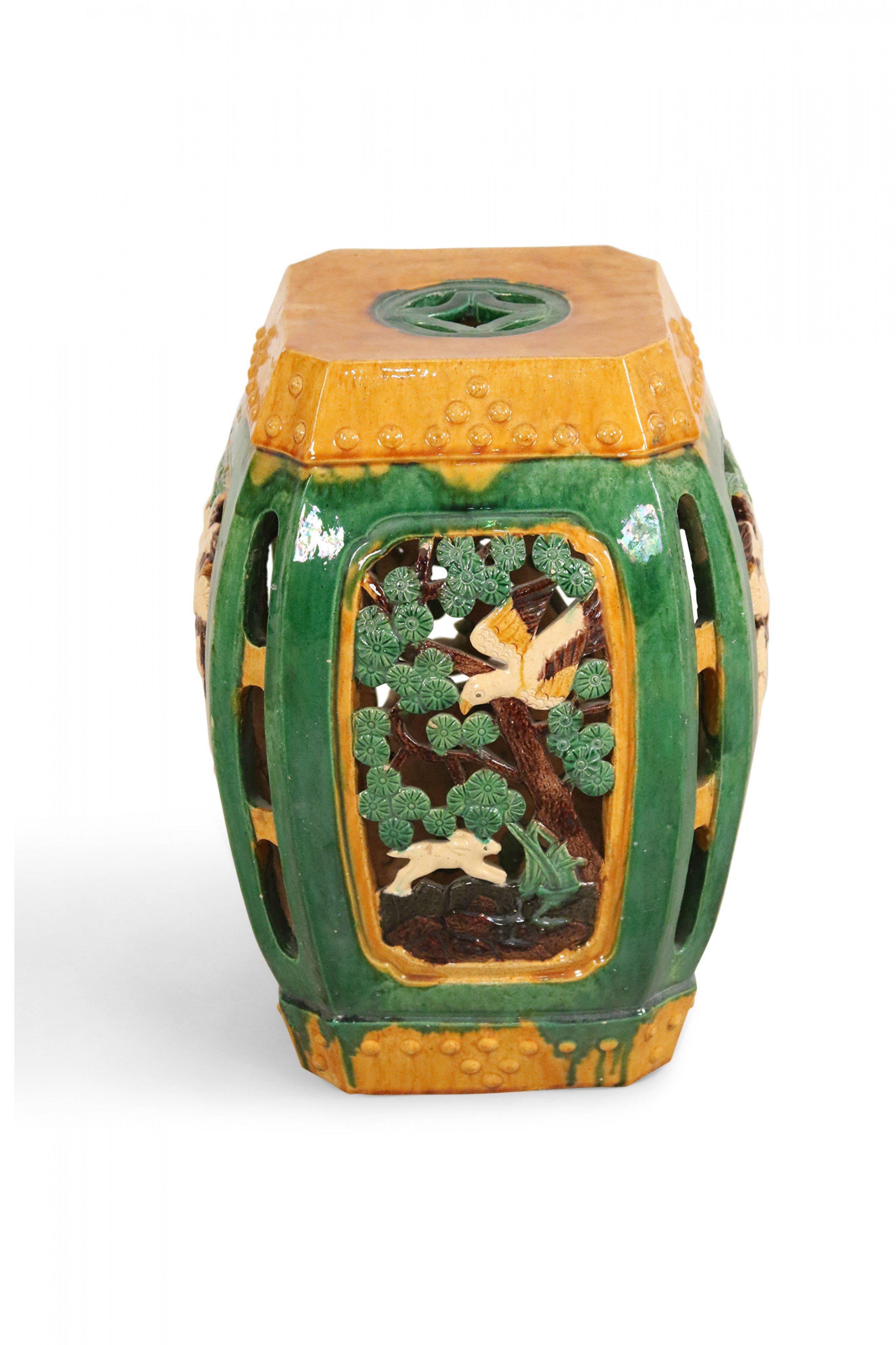 Chinoiserie Late 19th Century Chinese Yellow and Green Decorative Ceramic Garden Seat