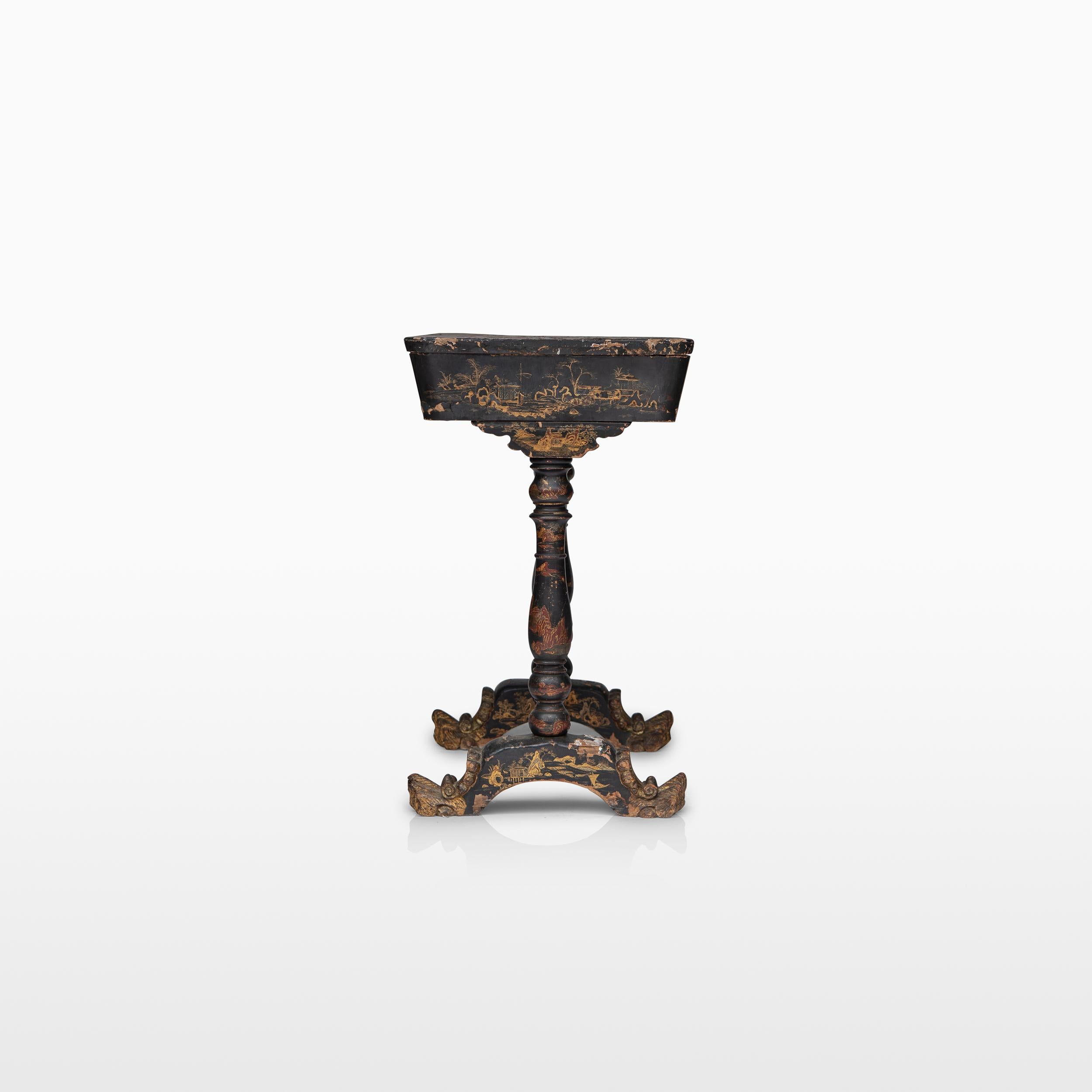 Hand-Carved Late 19th Century Chinoiserie (Black Lacquered) Side Table For Sale