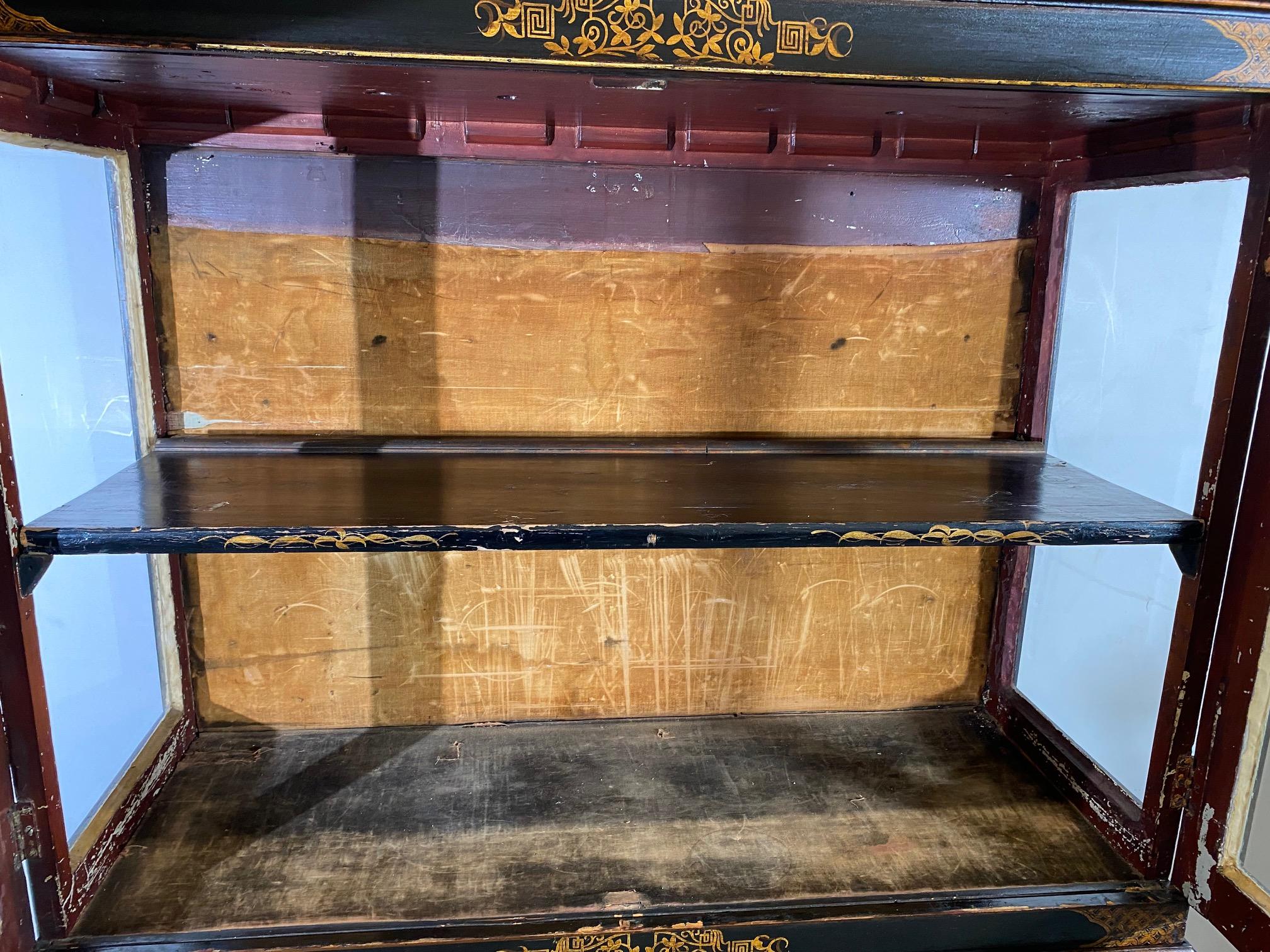 Late 19th Century Chinoiserie Display Cabinet For Sale 2