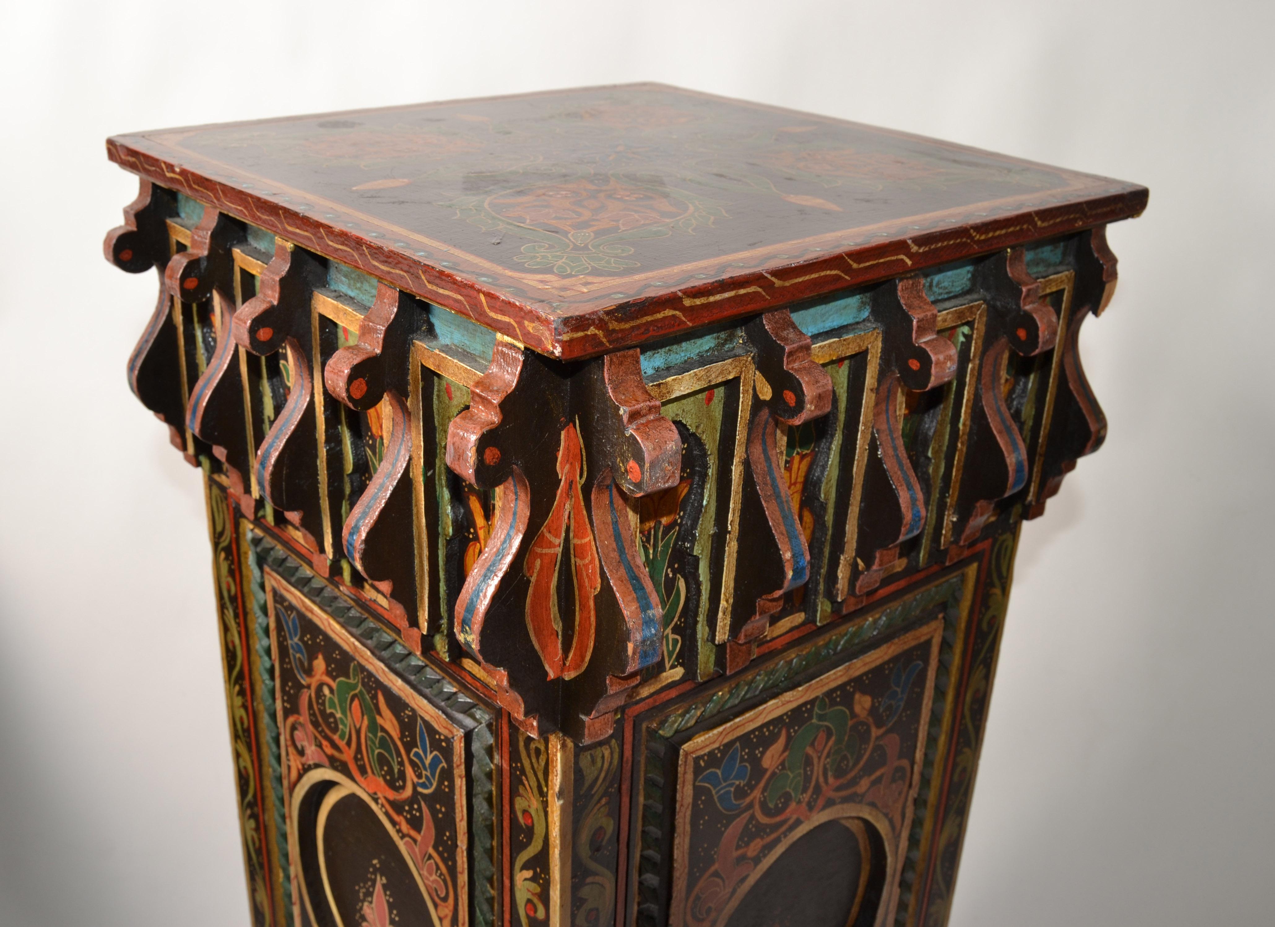 Late 19th Century Chinoiserie Hand-Painted Carved Pedestal Column Candle Stand For Sale 5