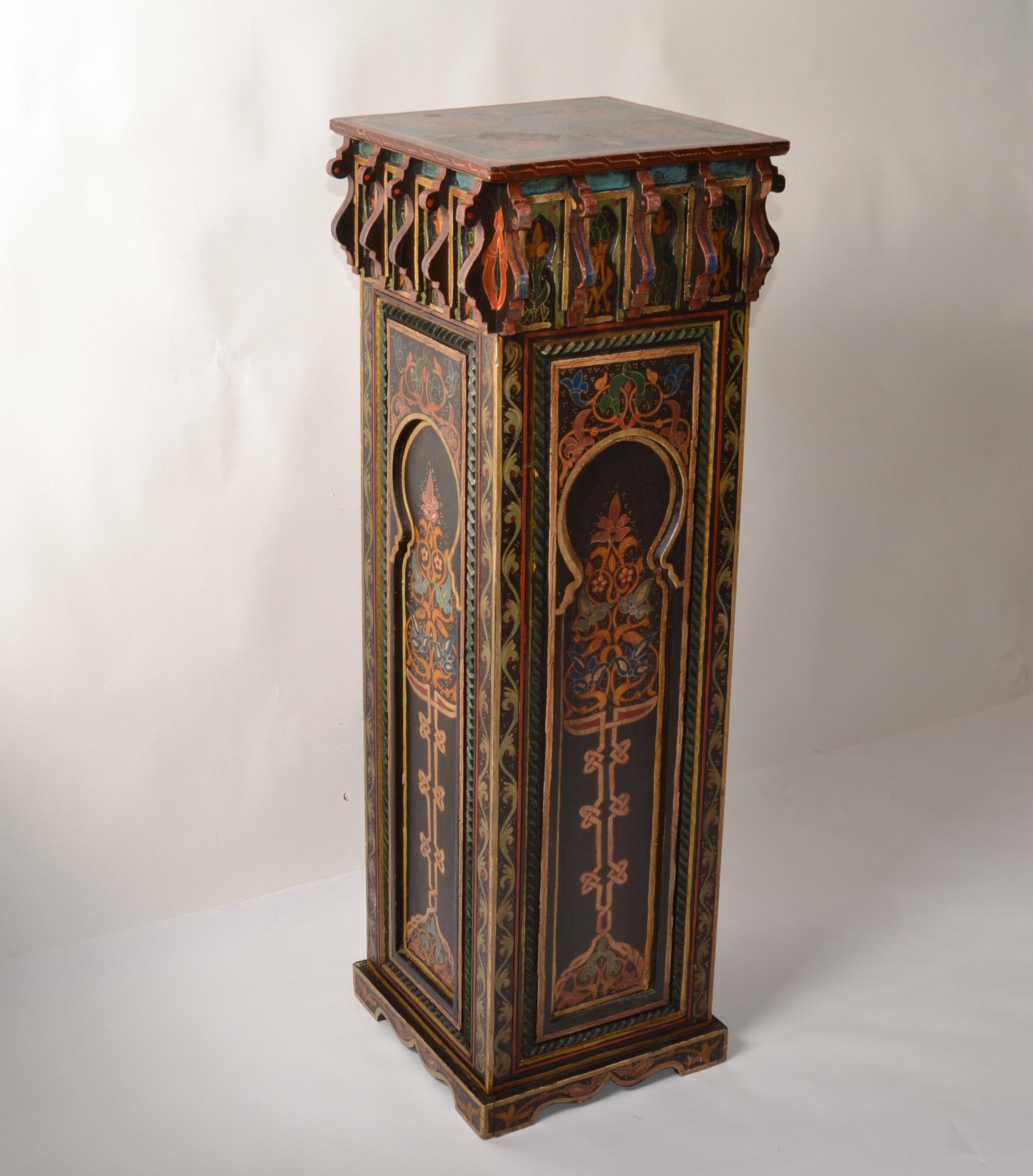 Gold Leaf Late 19th Century Chinoiserie Hand-Painted Carved Pedestal Column Candle Stand For Sale