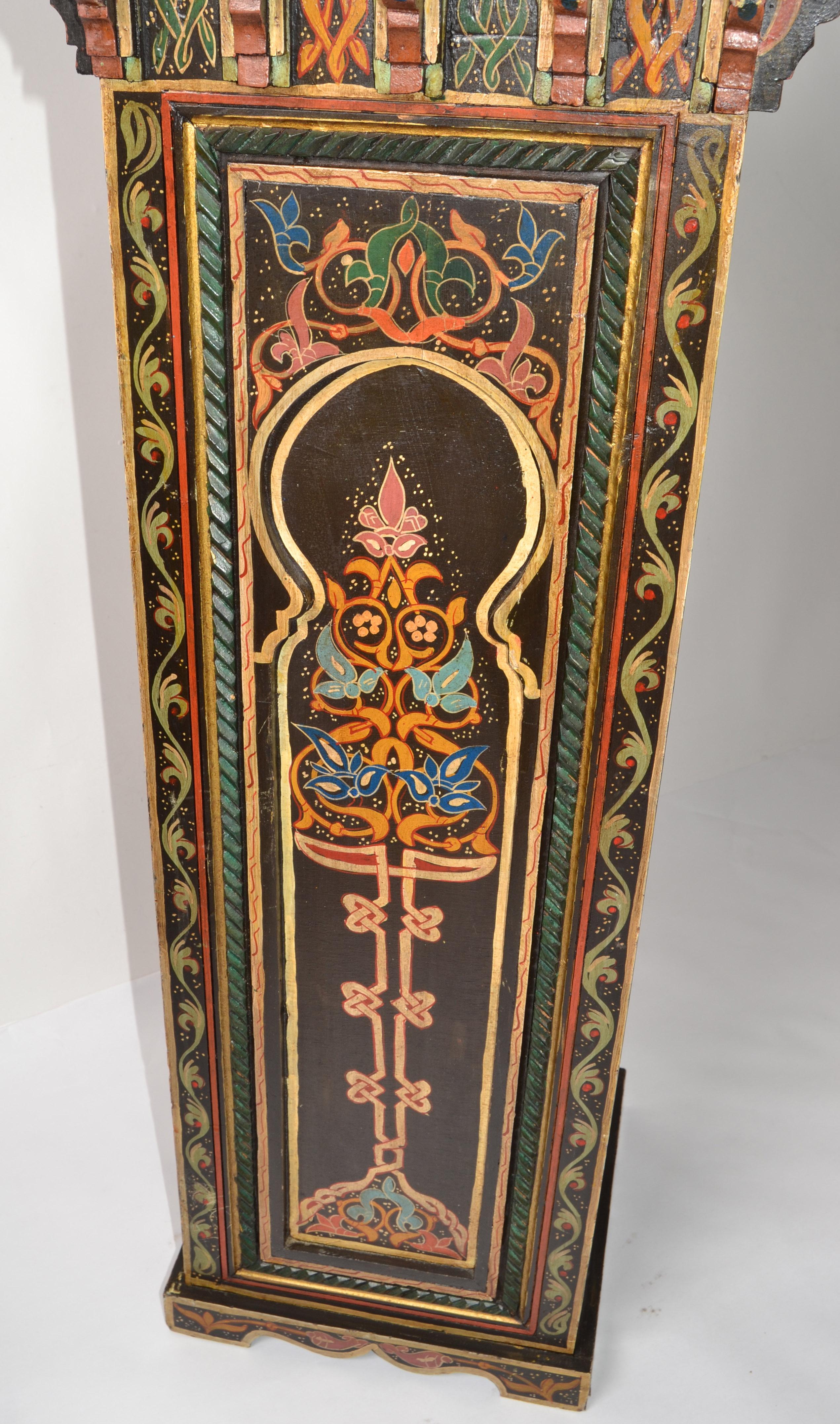Late 19th Century Chinoiserie Hand-Painted Carved Pedestal Column Candle Stand For Sale 1