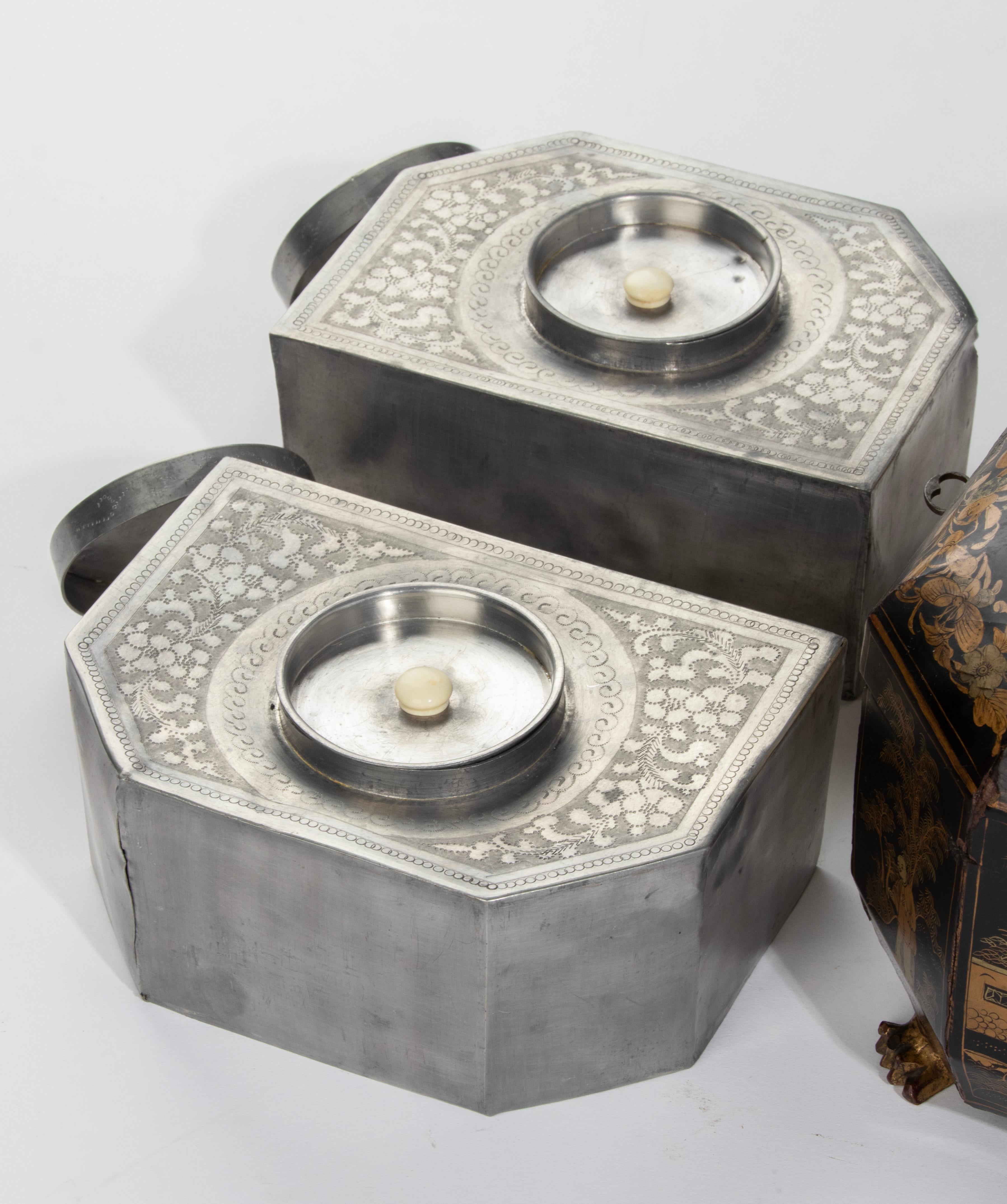 Late 19th Century Chinoiserie Style Lacquered Tea Caddy 9