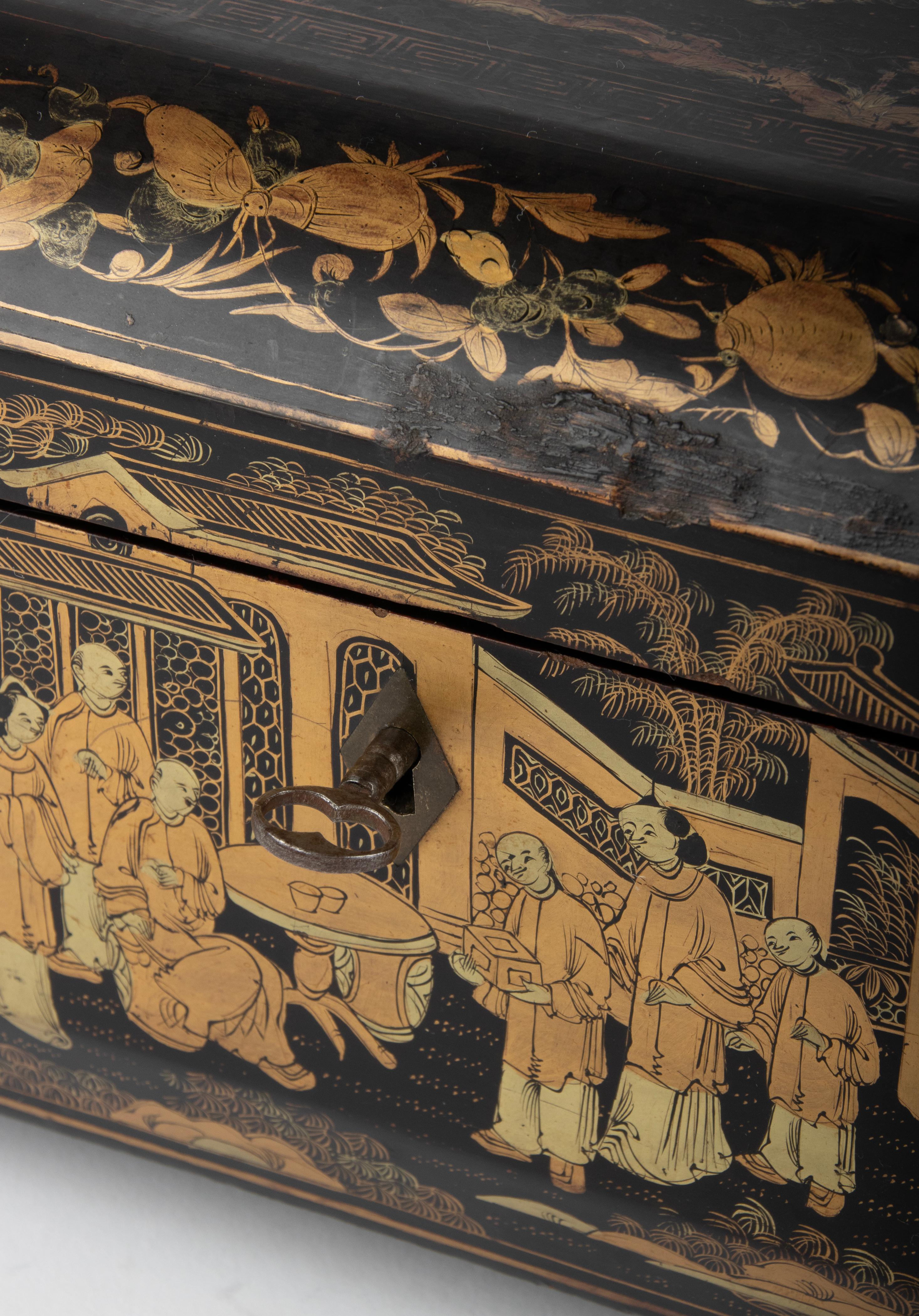 Late 19th Century Chinoiserie Style Lacquered Tea Caddy 10