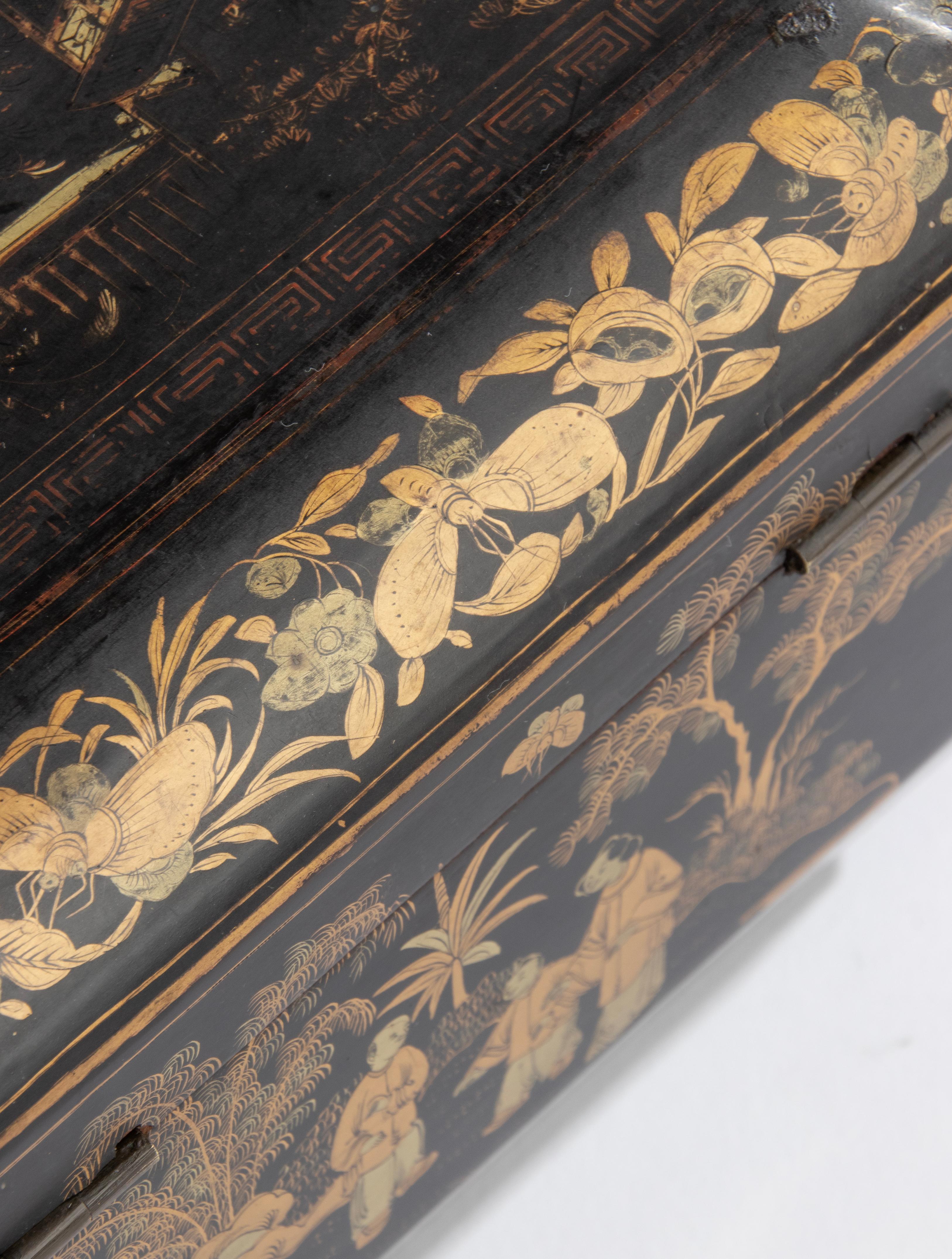 Late 19th Century Chinoiserie Style Lacquered Tea Caddy 1