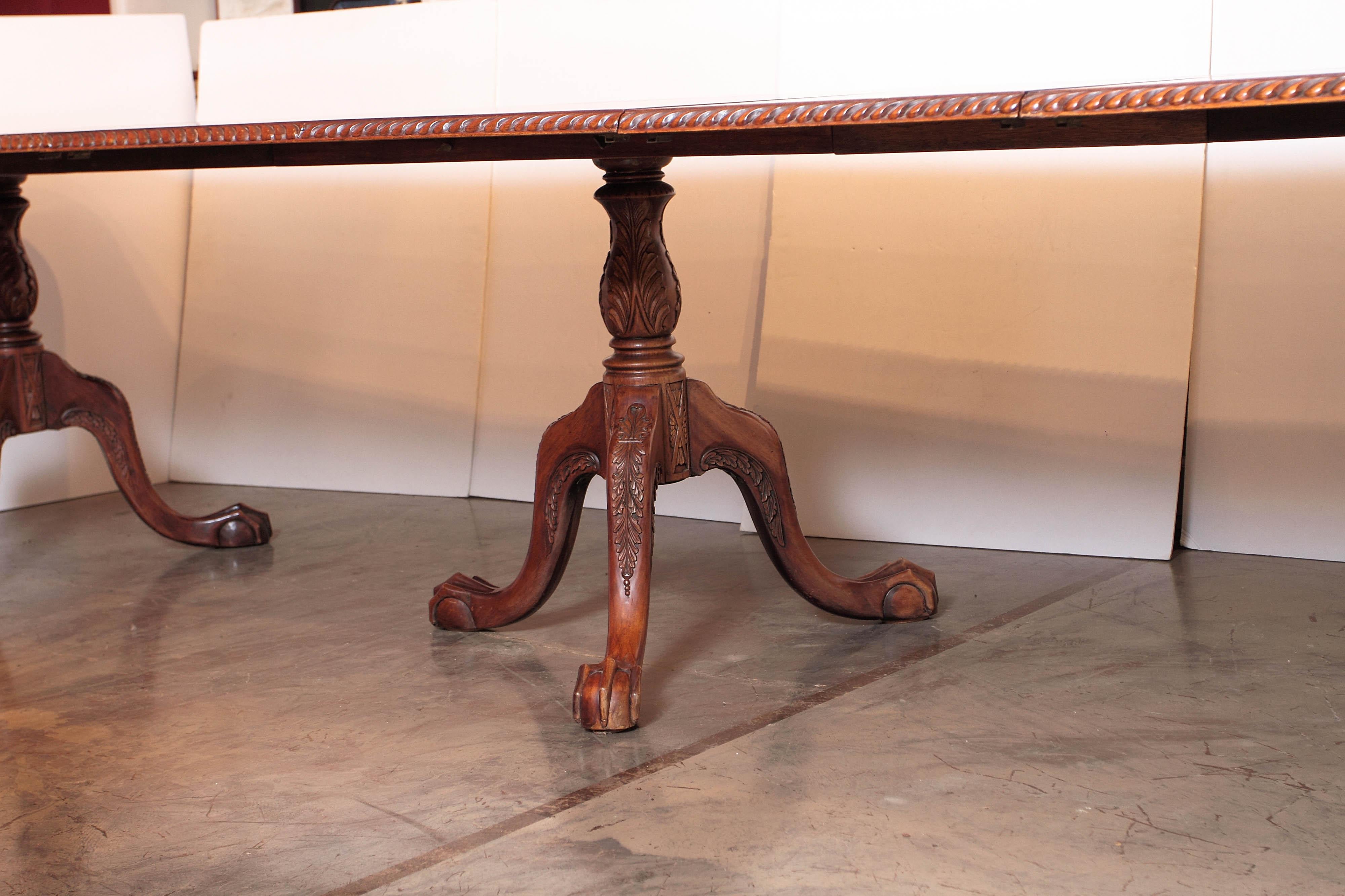 Late 19th Century Chippendale Mahogany Banquet Dining Table In Good Condition In Dallas, TX