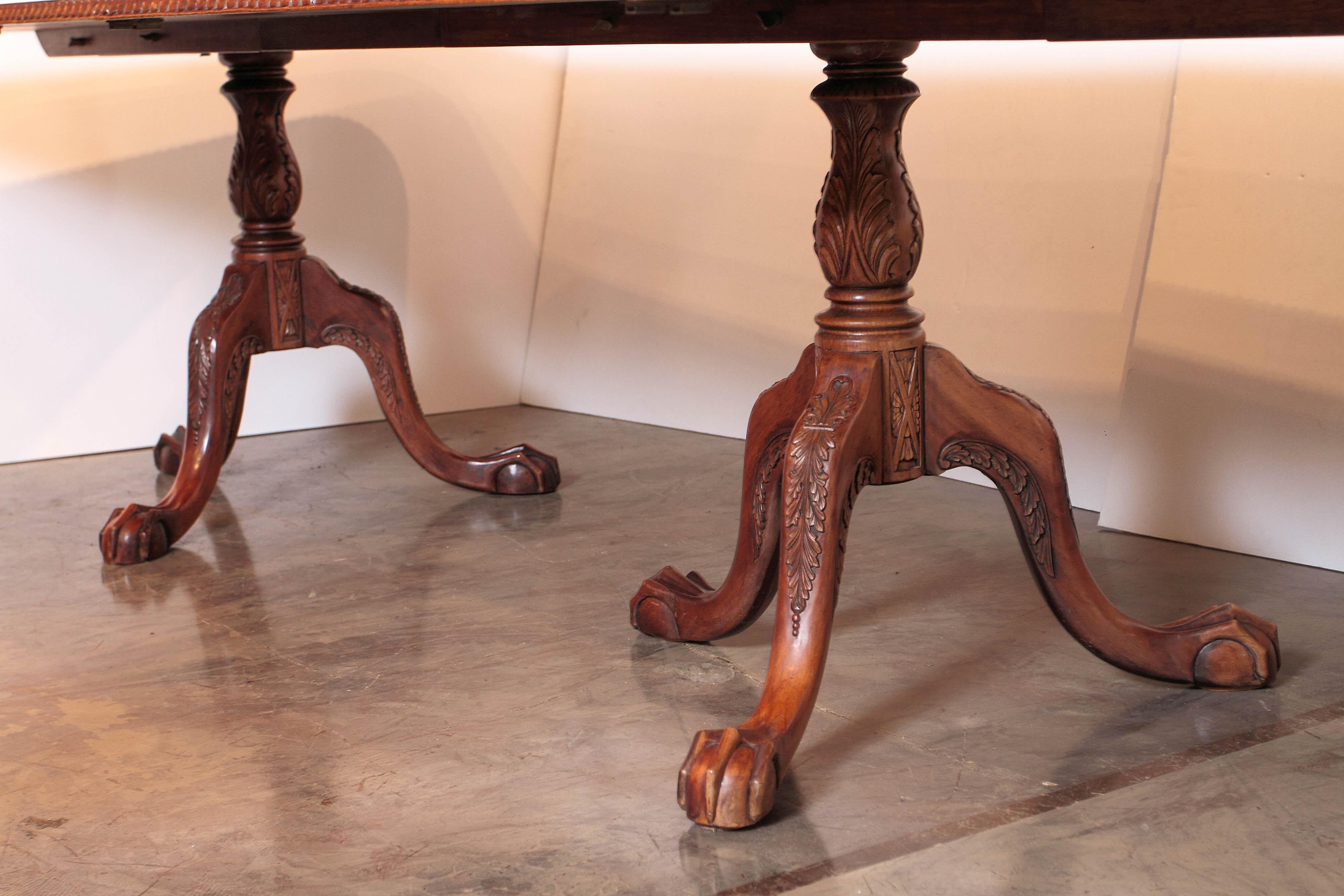 Late 19th Century Chippendale Mahogany Banquet Dining Table 1