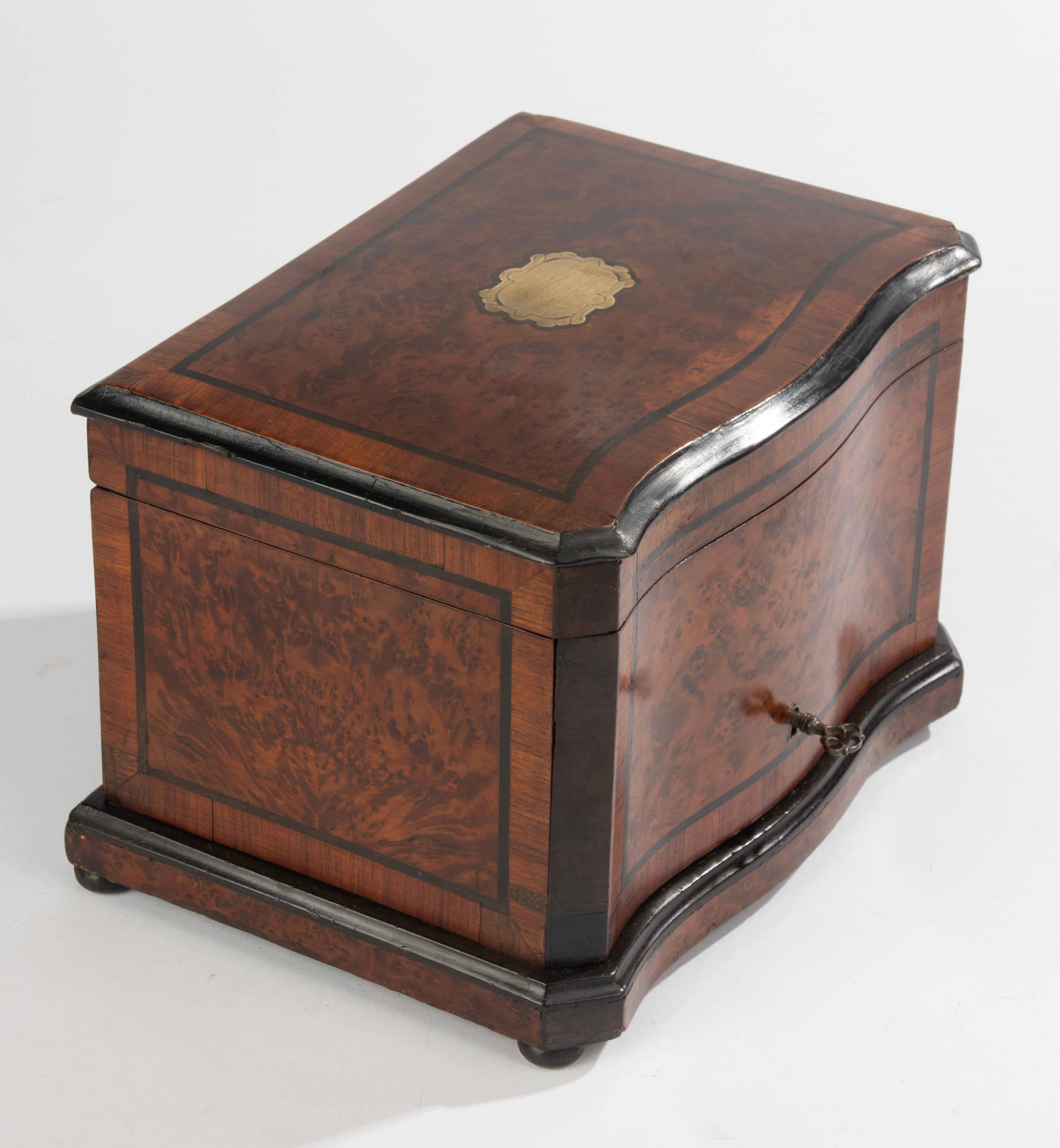 Late 19th Century Cigar Cabinet Case - Napoleon III - Warm Red Burl Veneer 11