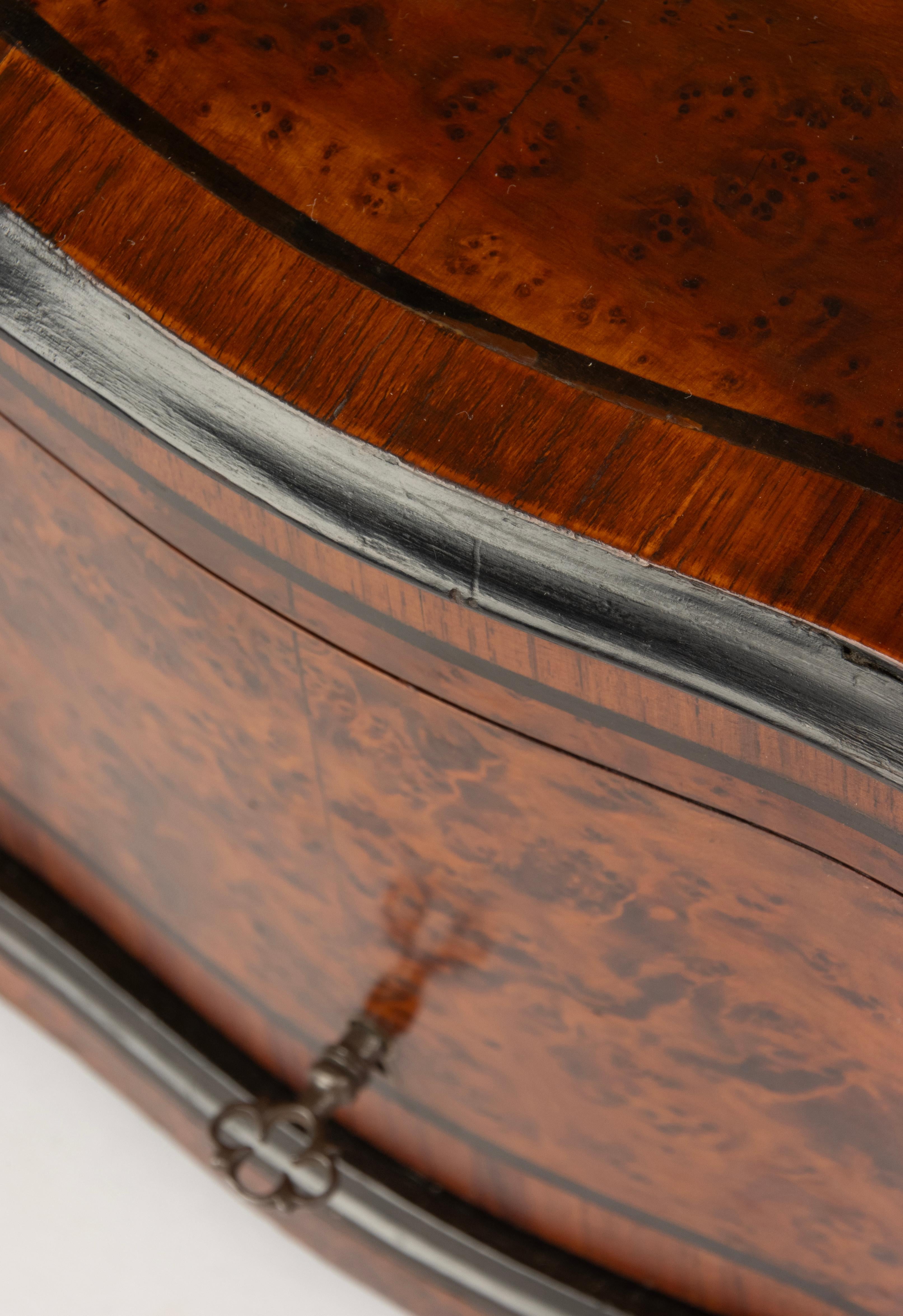 Late 19th Century Cigar Cabinet Case - Napoleon III - Warm Red Burl Veneer 5