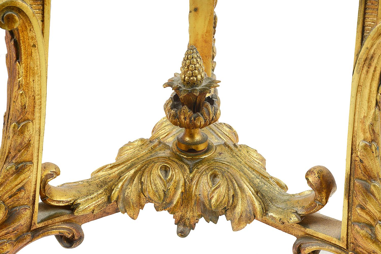 Lampe standard classique en bronze doré de la fin du XIXe siècle en vente 3