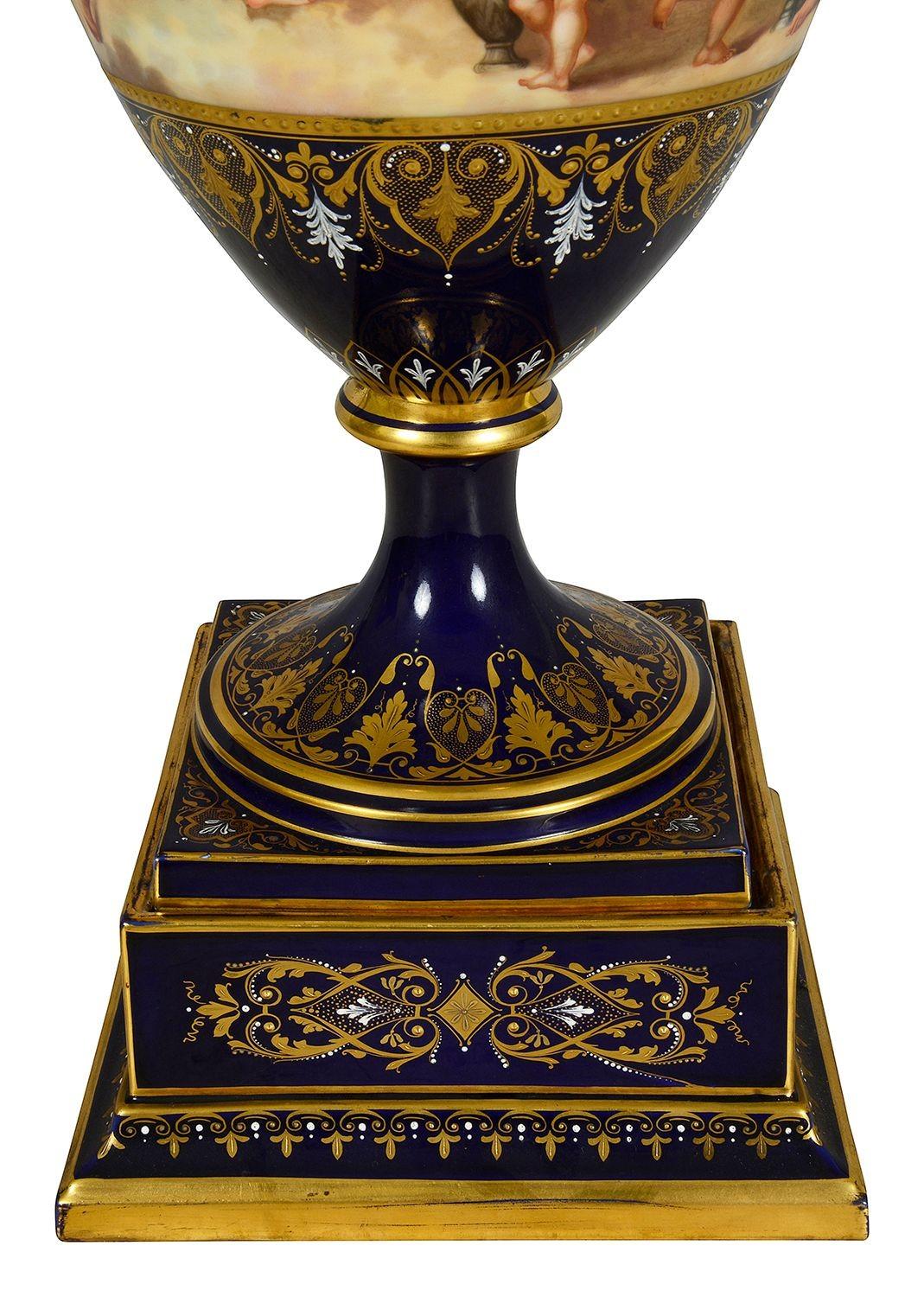 Late 19th Century Classical Vienna porcelain urn. For Sale 2