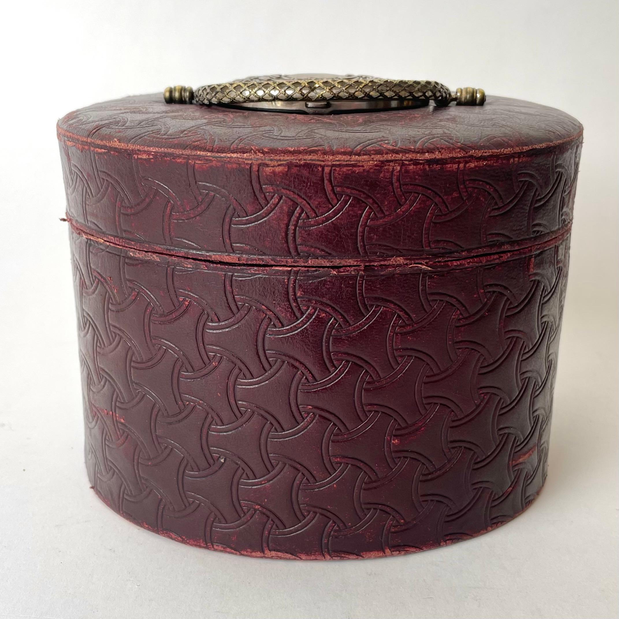 European Late 19th Century Collar Box, Leather and Silver Plated Metal, Silk Lined For Sale