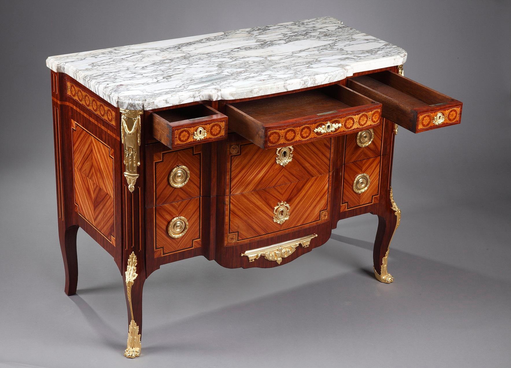 Late 19th Century Commode in Transitional Style 3