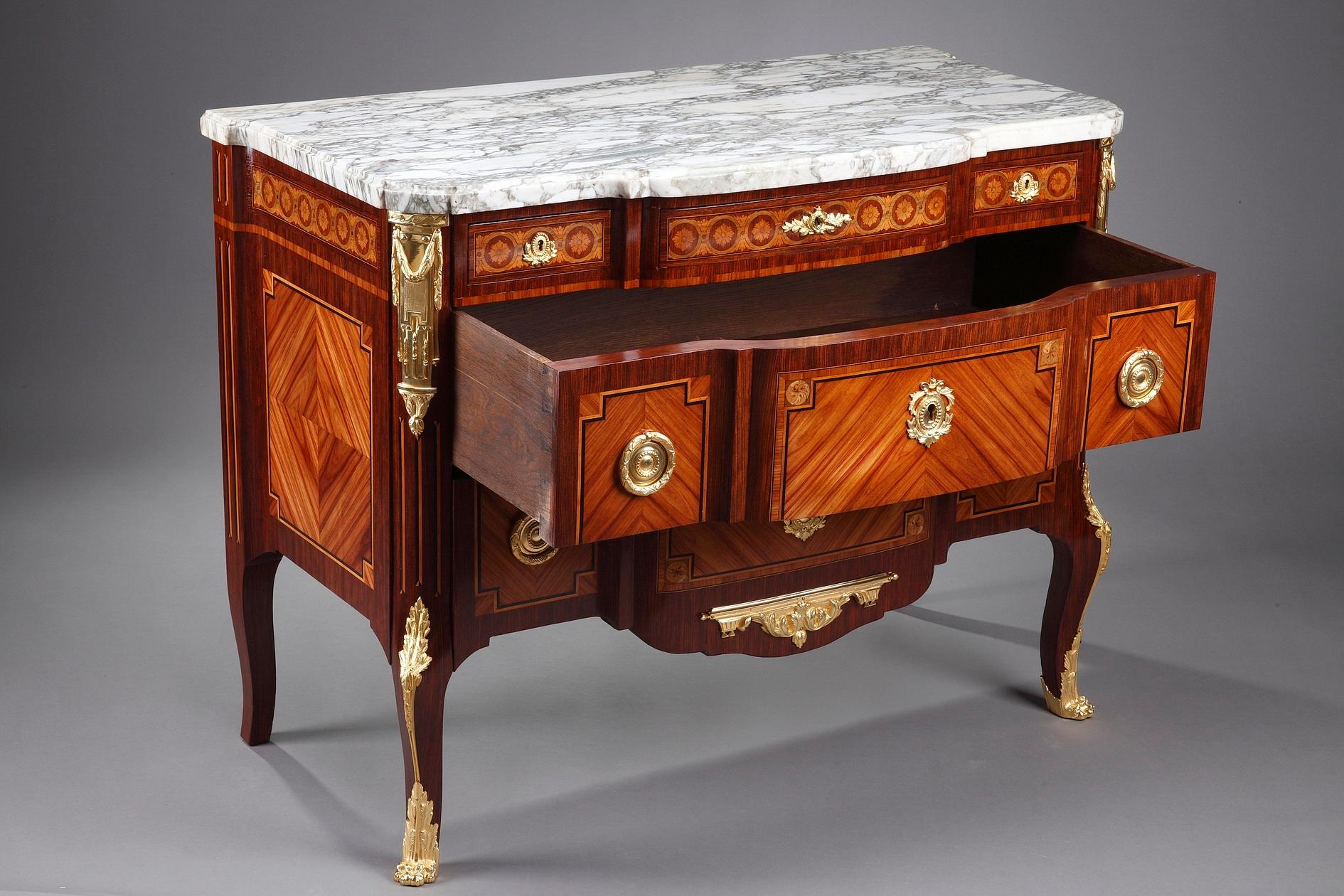 Late 19th Century Commode in Transitional Style 4