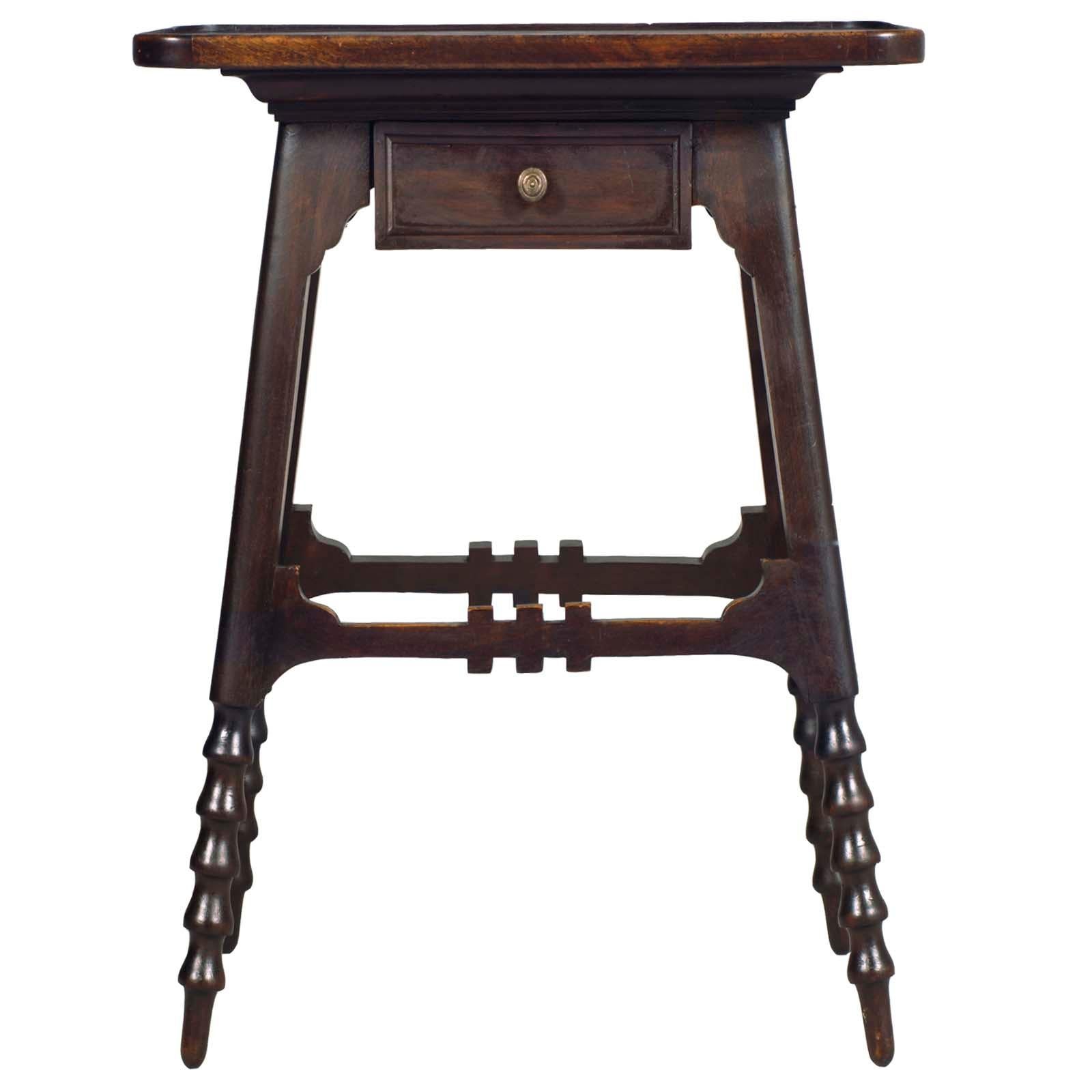 Seltene Konsole oder Nachttisch mit Schublade in Nussbaumholz von Jacob & Josef Kohn Wien entworfen zugeschrieben Wiener Werkstätte und produziert, ca. Ende des 19.