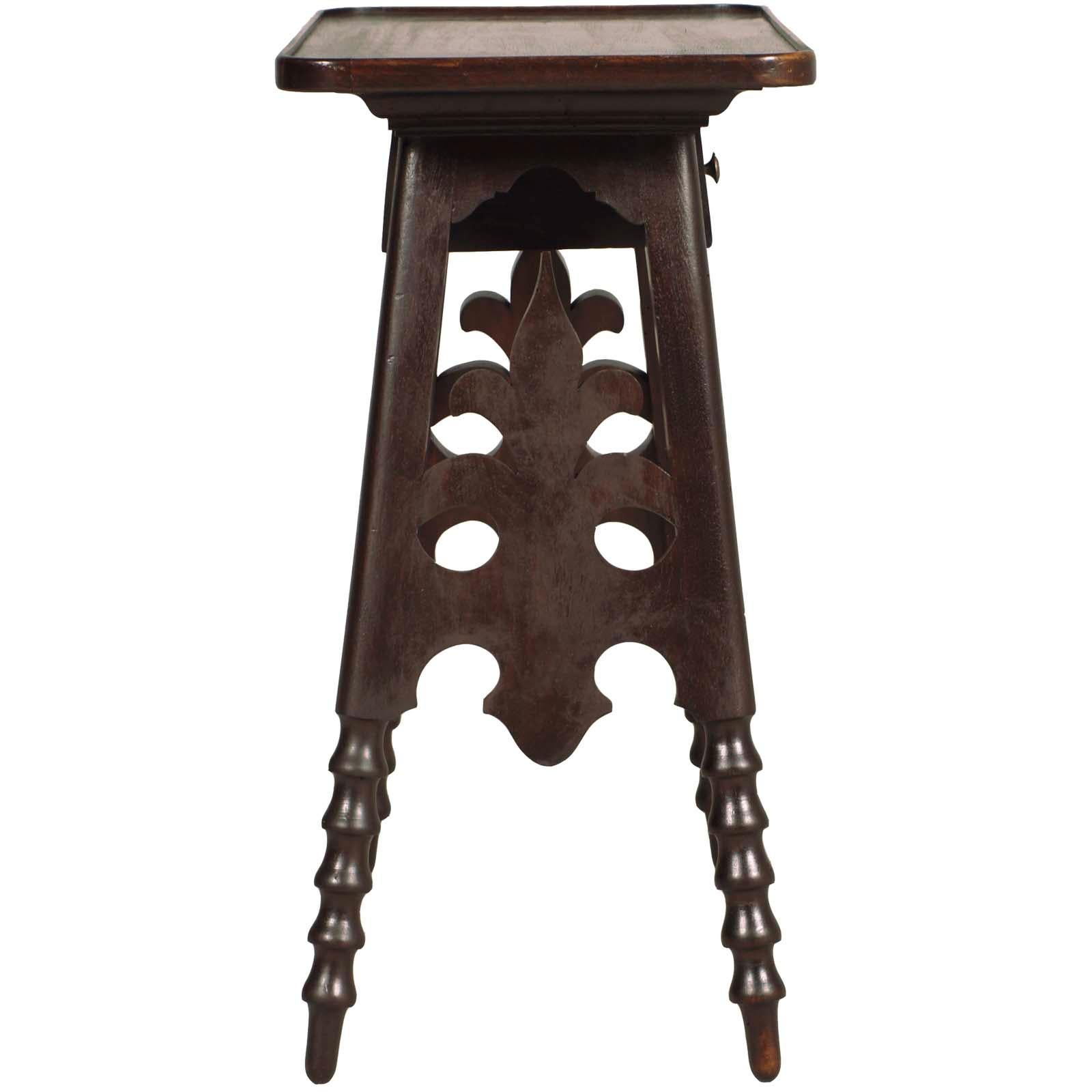 Autrichien Fin du 19e siècle, console, table d'appoint en noyer par Jacob and Josef Kohn Wien en vente
