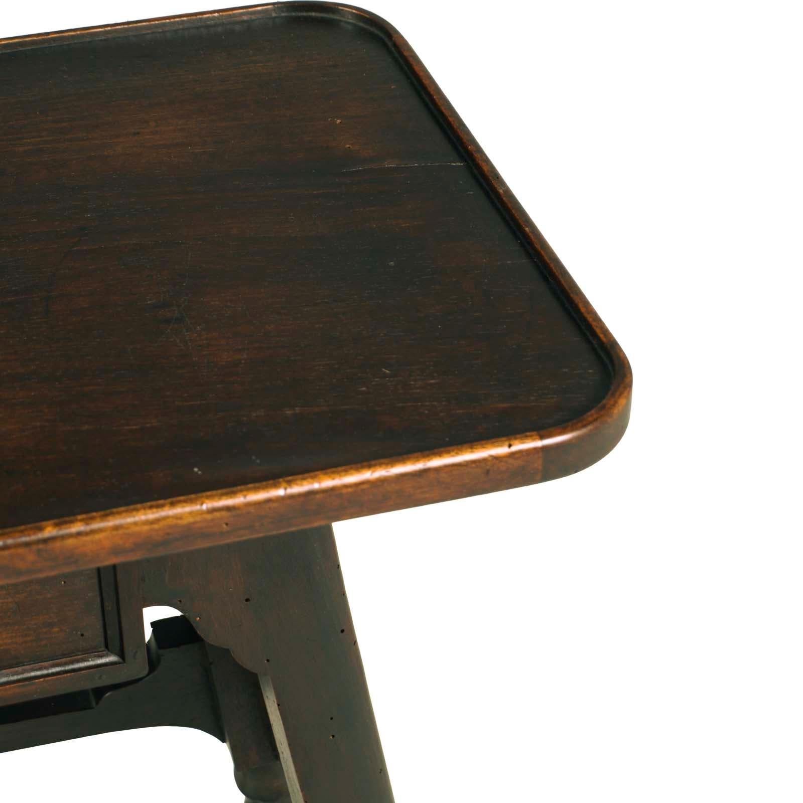 Noyer Fin du 19e siècle, console, table d'appoint en noyer par Jacob and Josef Kohn Wien en vente