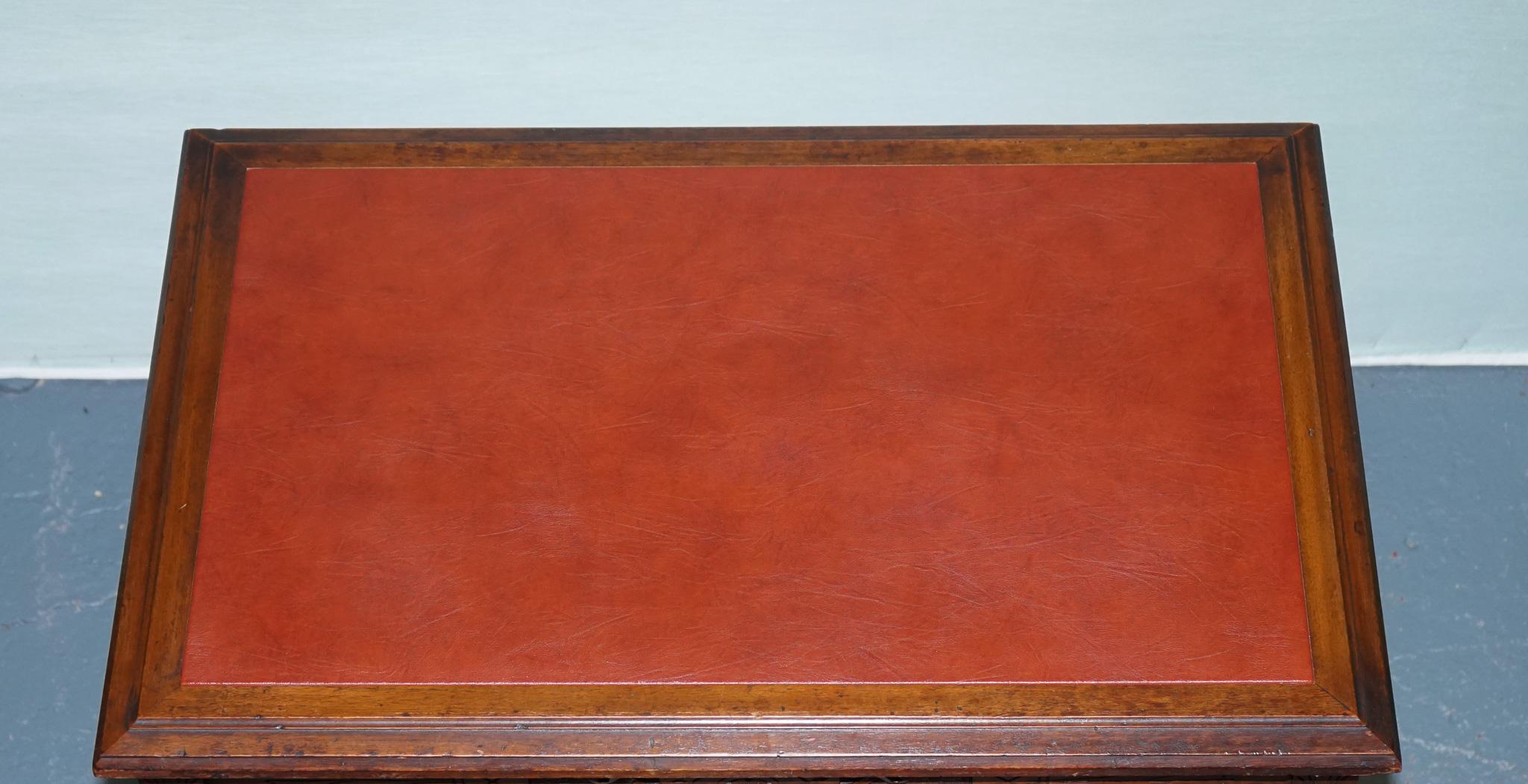 LATE 19TH CENTURY CONTINENTAL CARVED WALNUT WRITING TABLE LEATHER iNLAY TOP For Sale 3