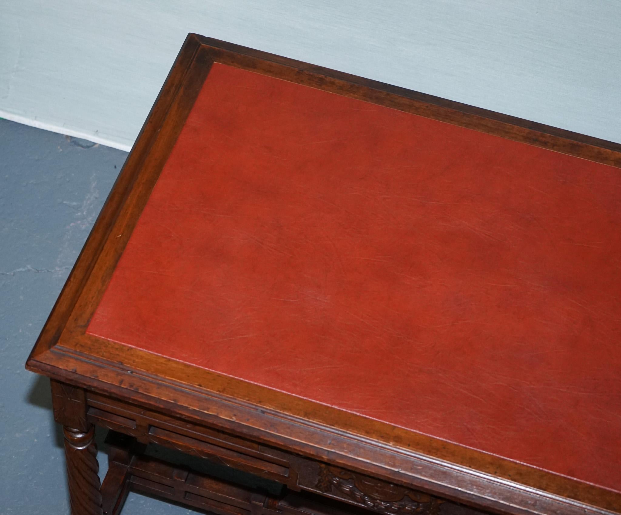 LATE 19TH CENTURY CONTINENTAL CARVED WALNUT WRITING TABLE LEATHER iNLAY TOP For Sale 5