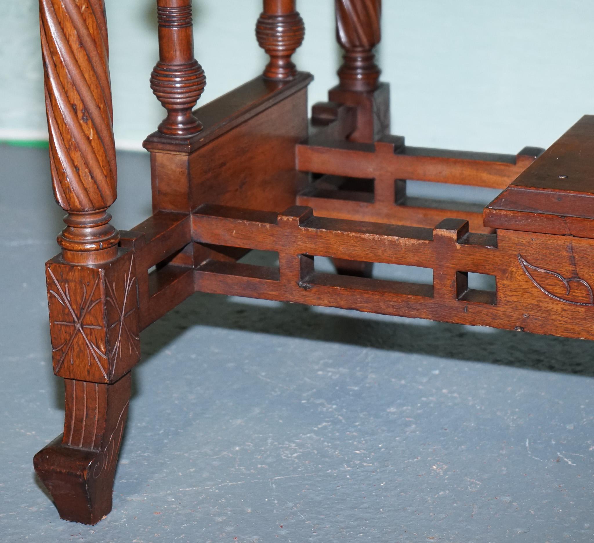 20th Century LATE 19TH CENTURY CONTINENTAL CARVED WALNUT WRITING TABLE LEATHER iNLAY TOP For Sale