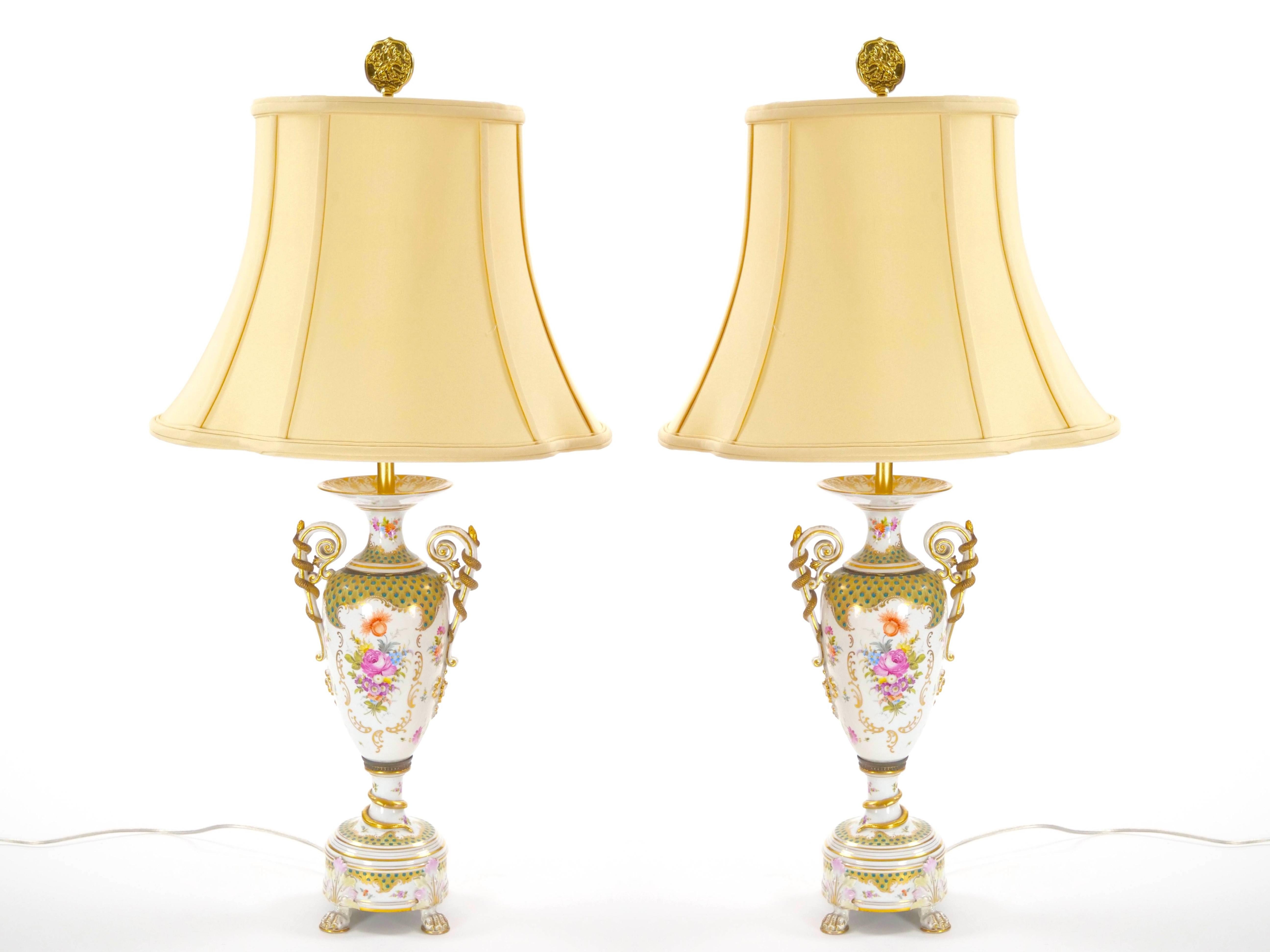 Lámparas de mesa de dos asas de porcelana dorada a mano de finales del siglo XIX continental 12
